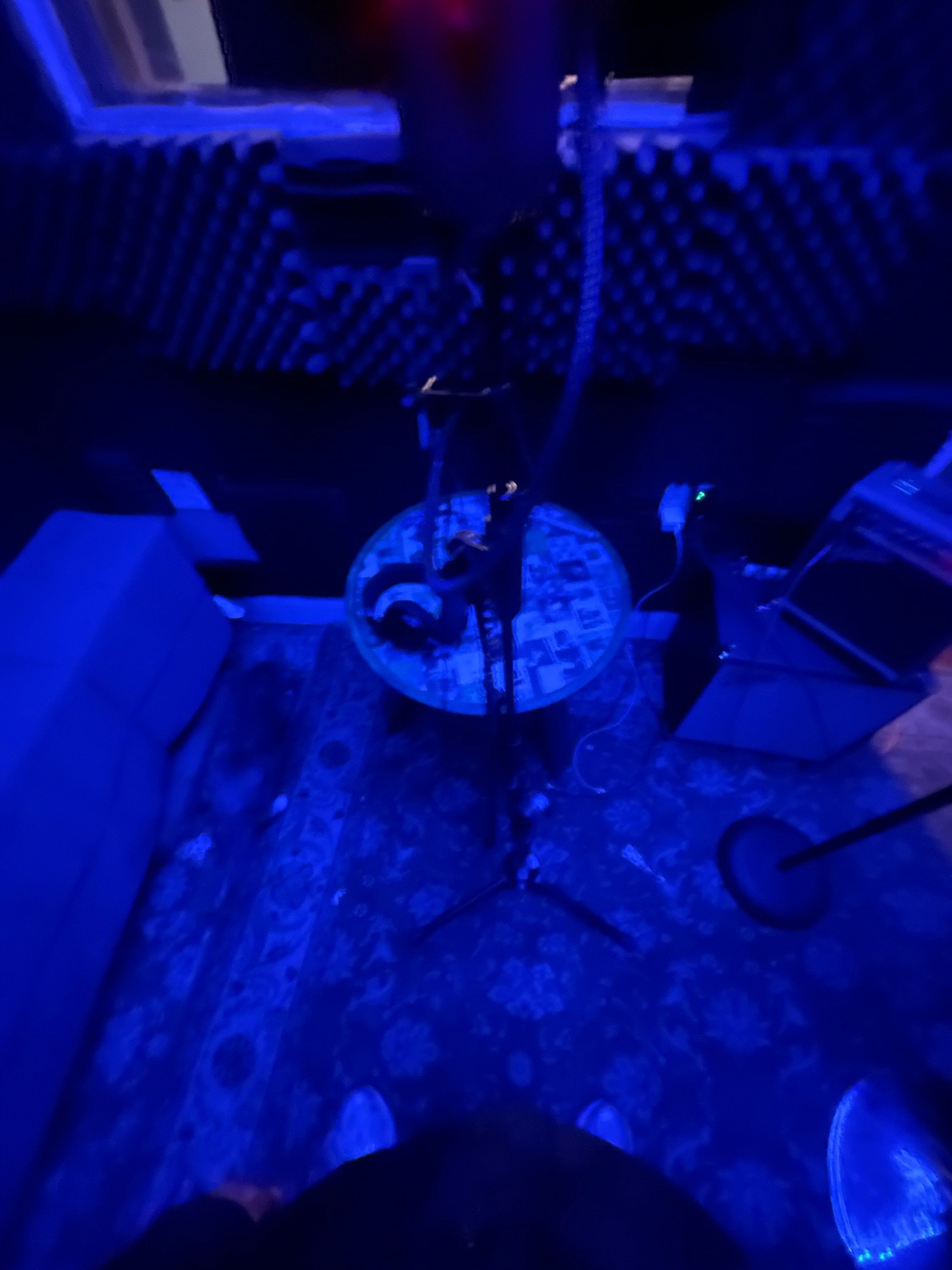 @Z100