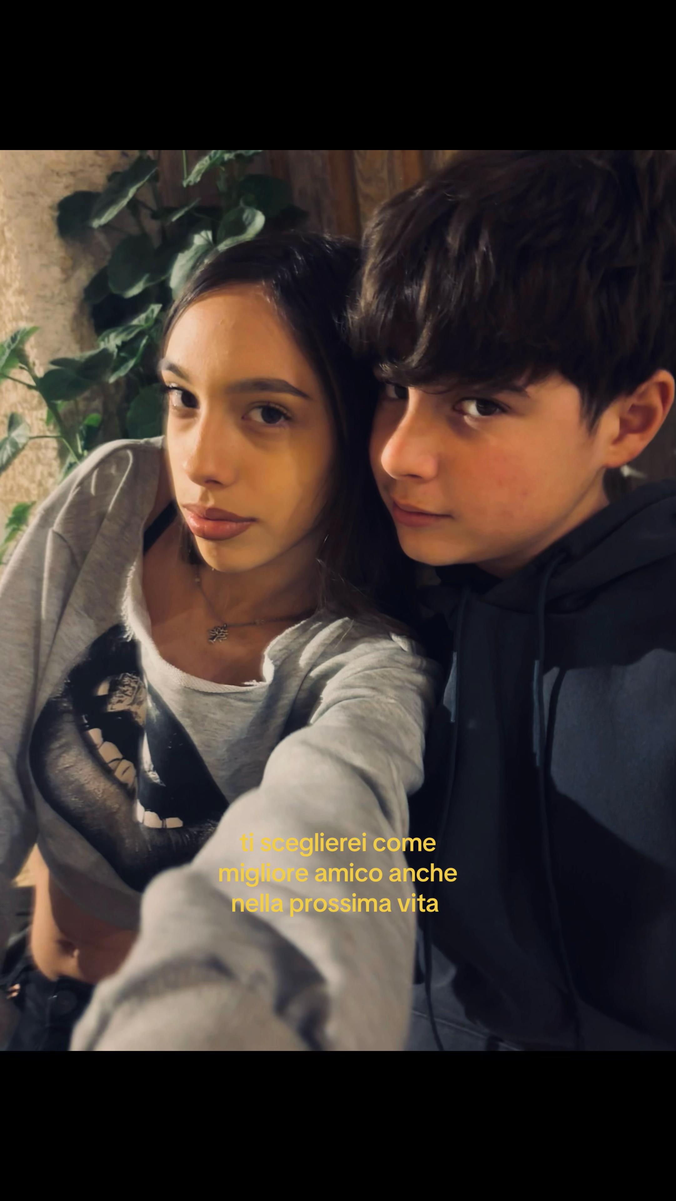 @v&igrave;