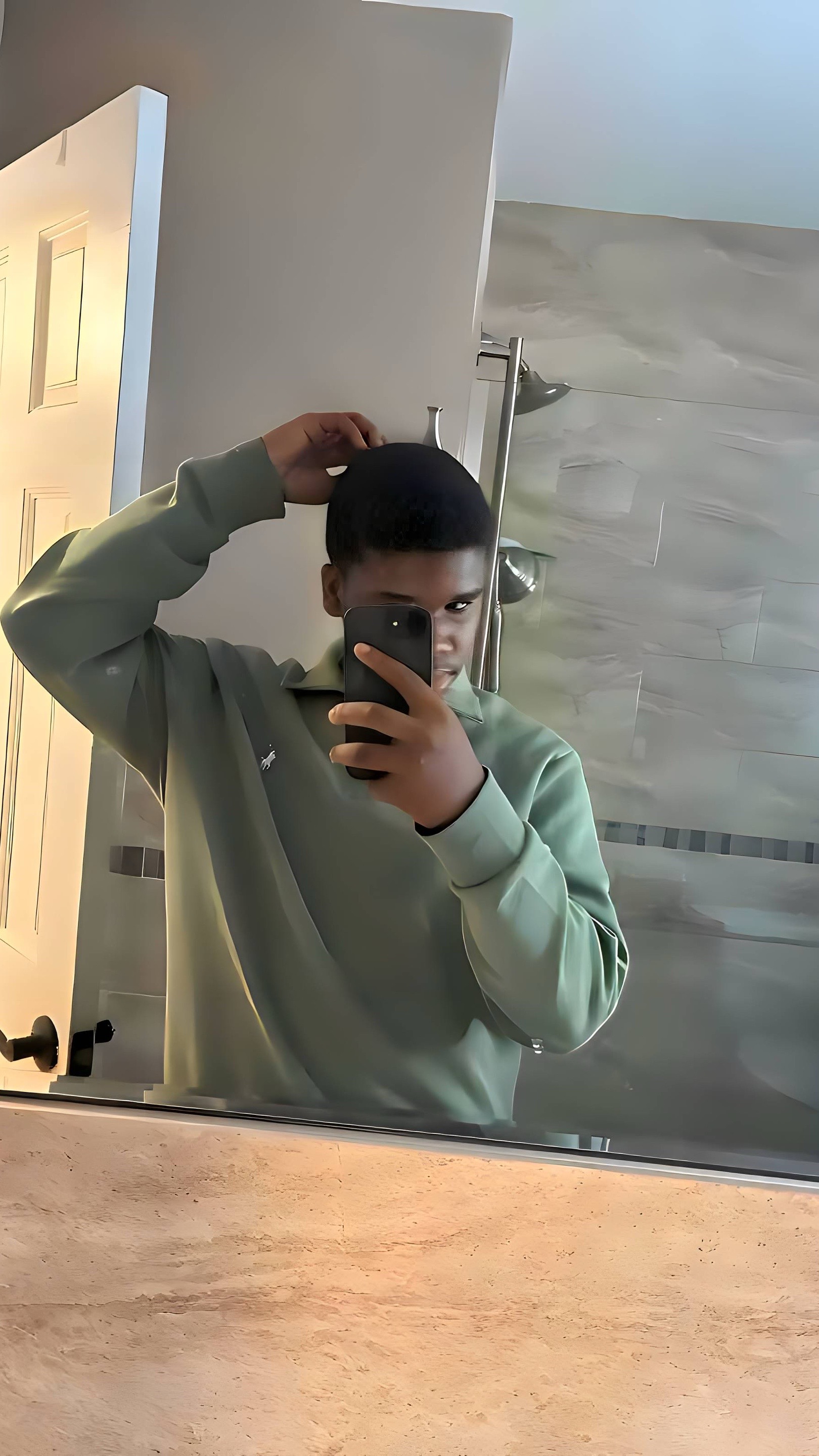 @🦈