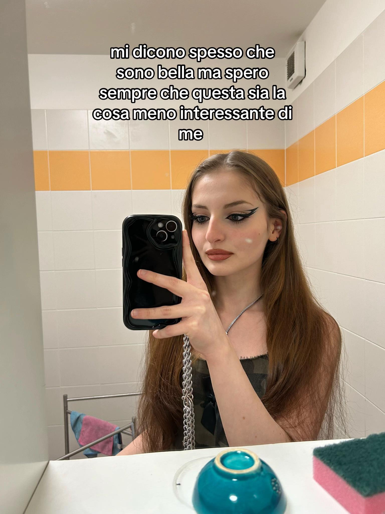 @Cris.🌙