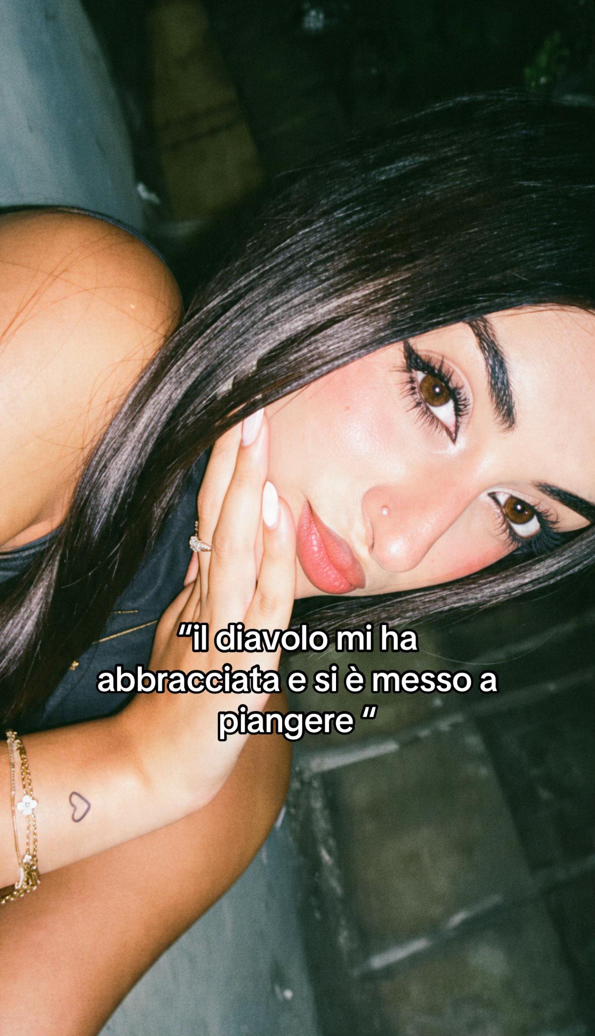 @_annarella___