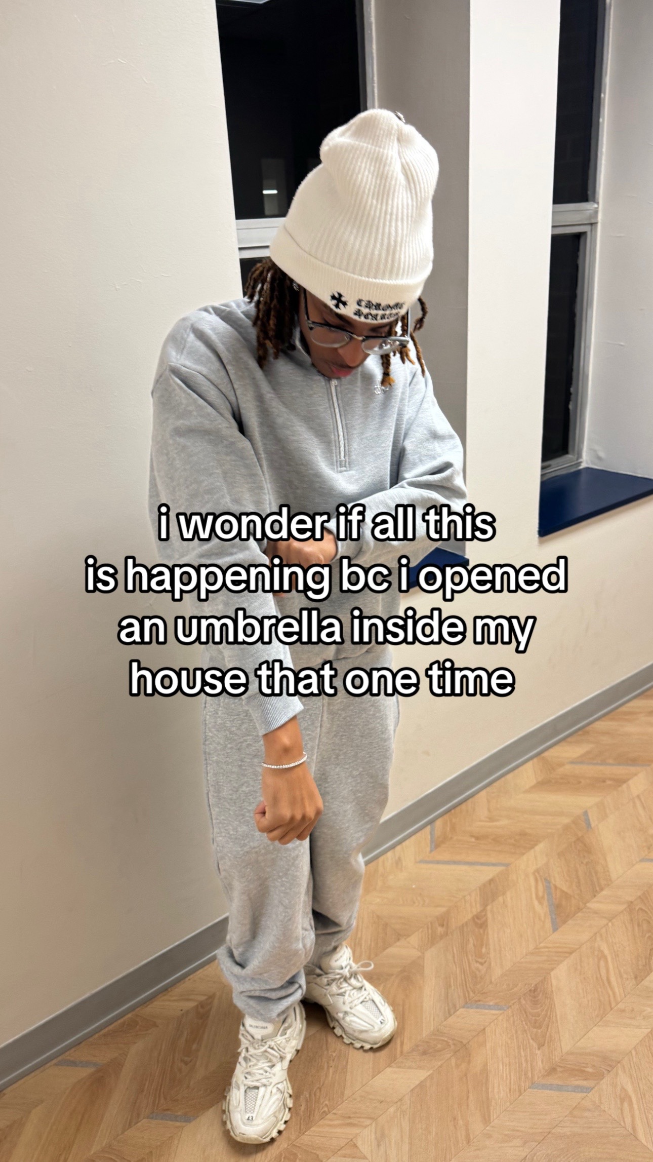 @⃟