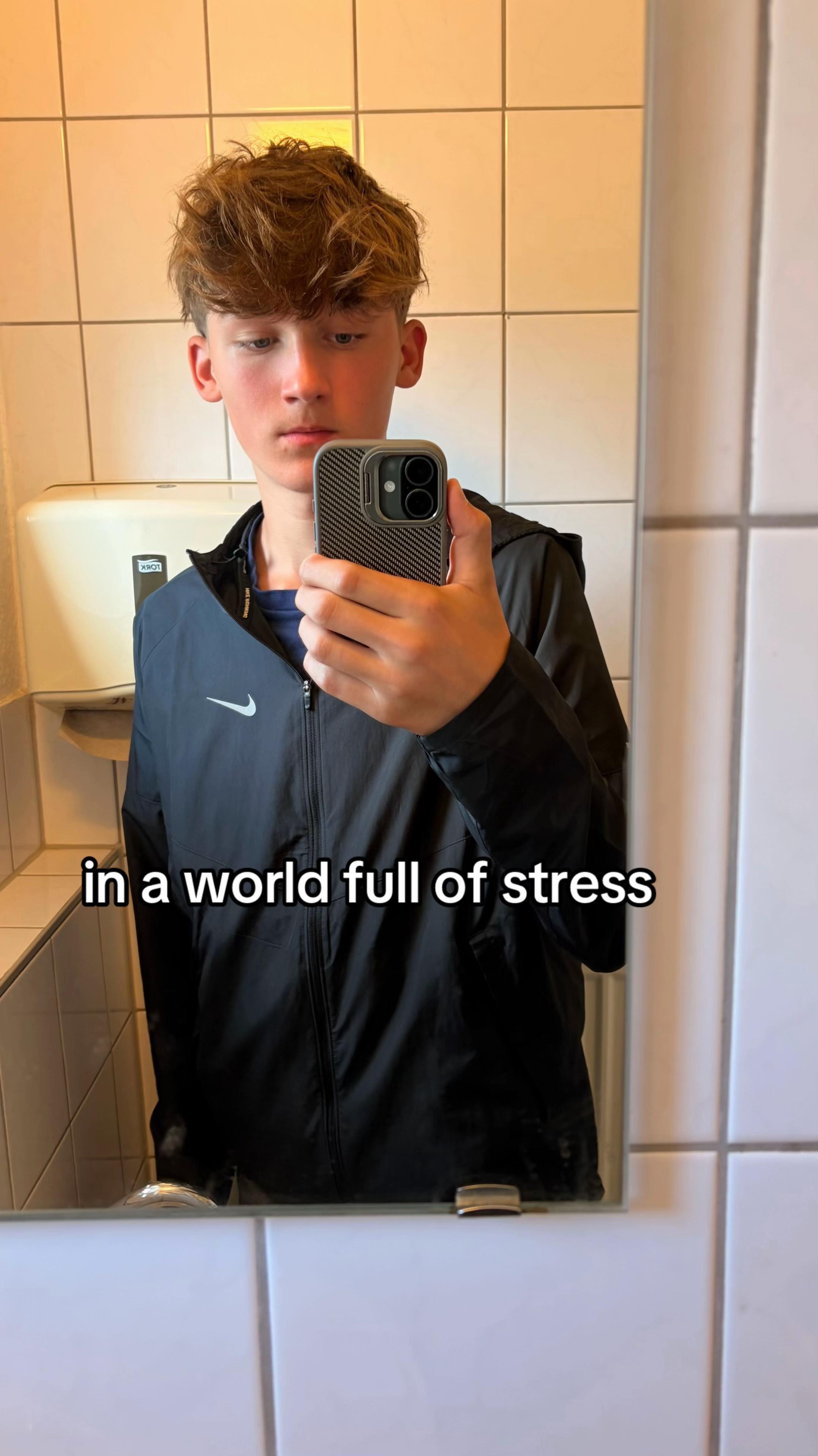 @tony_pyz_
