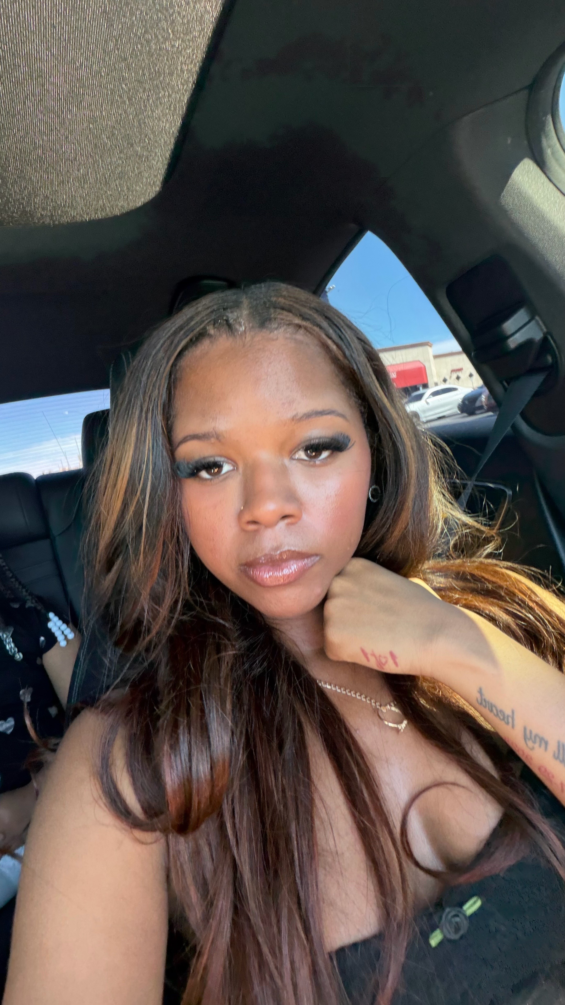 @prettyyfacee.e
