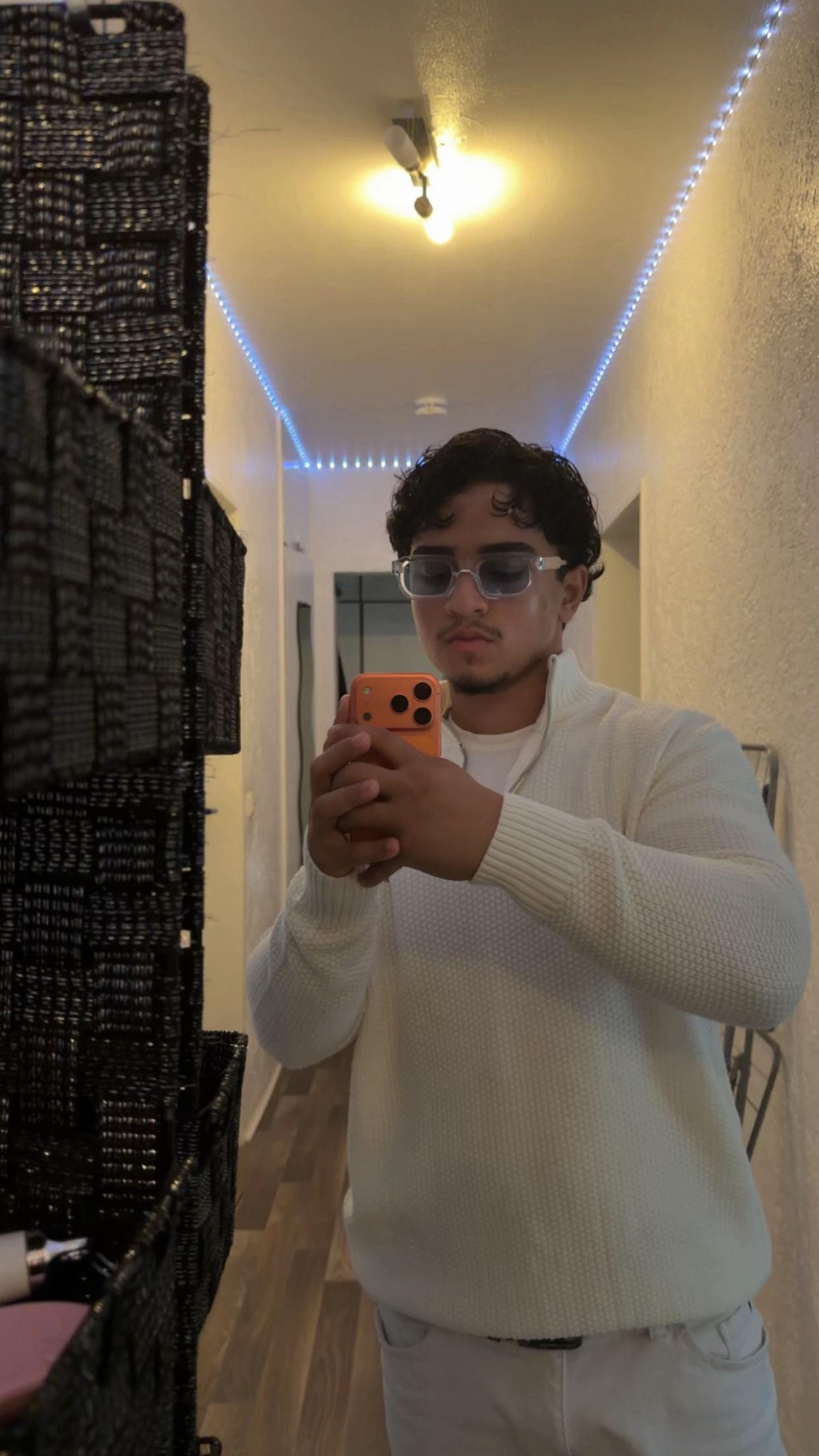 @نيفزات
