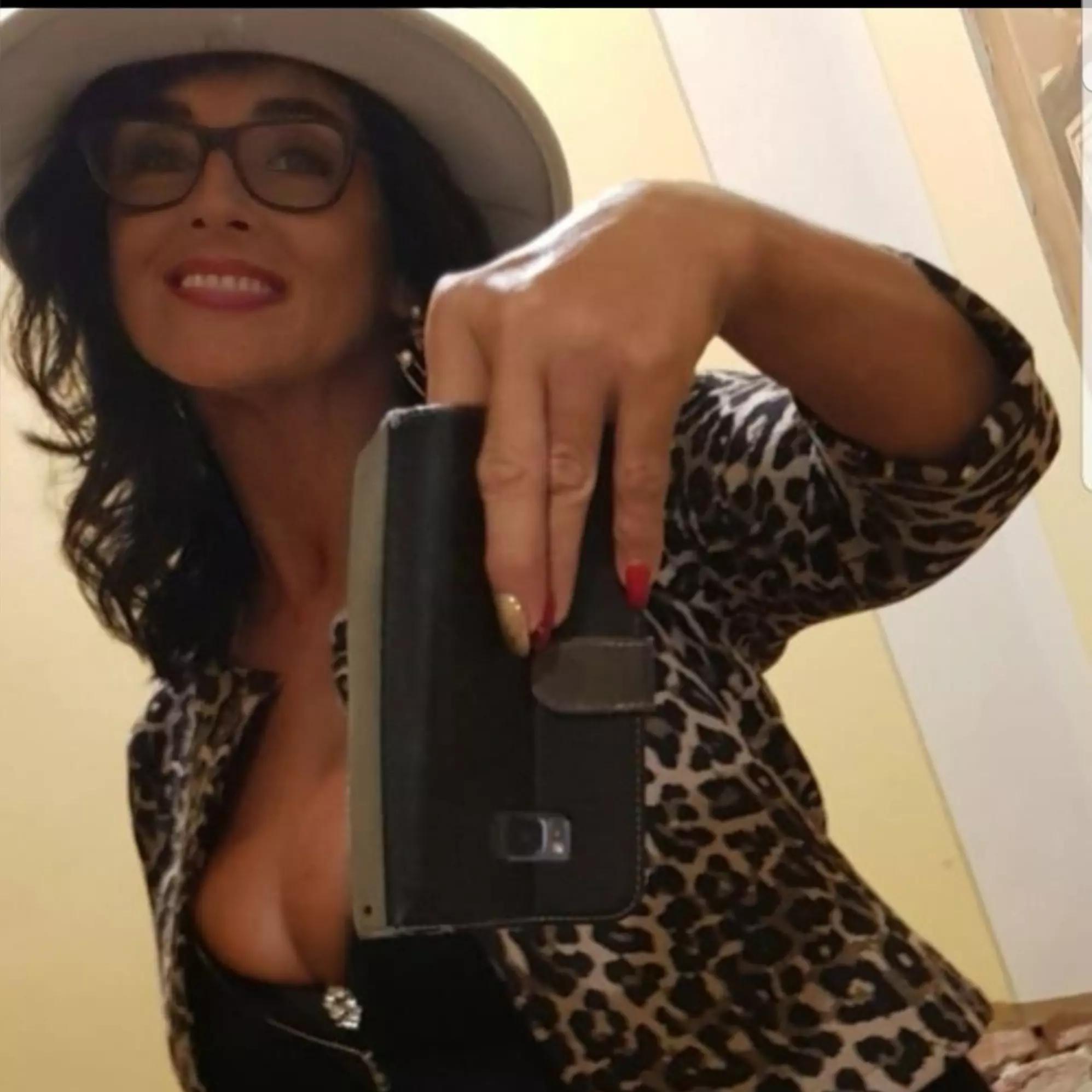 @Rosaria_L