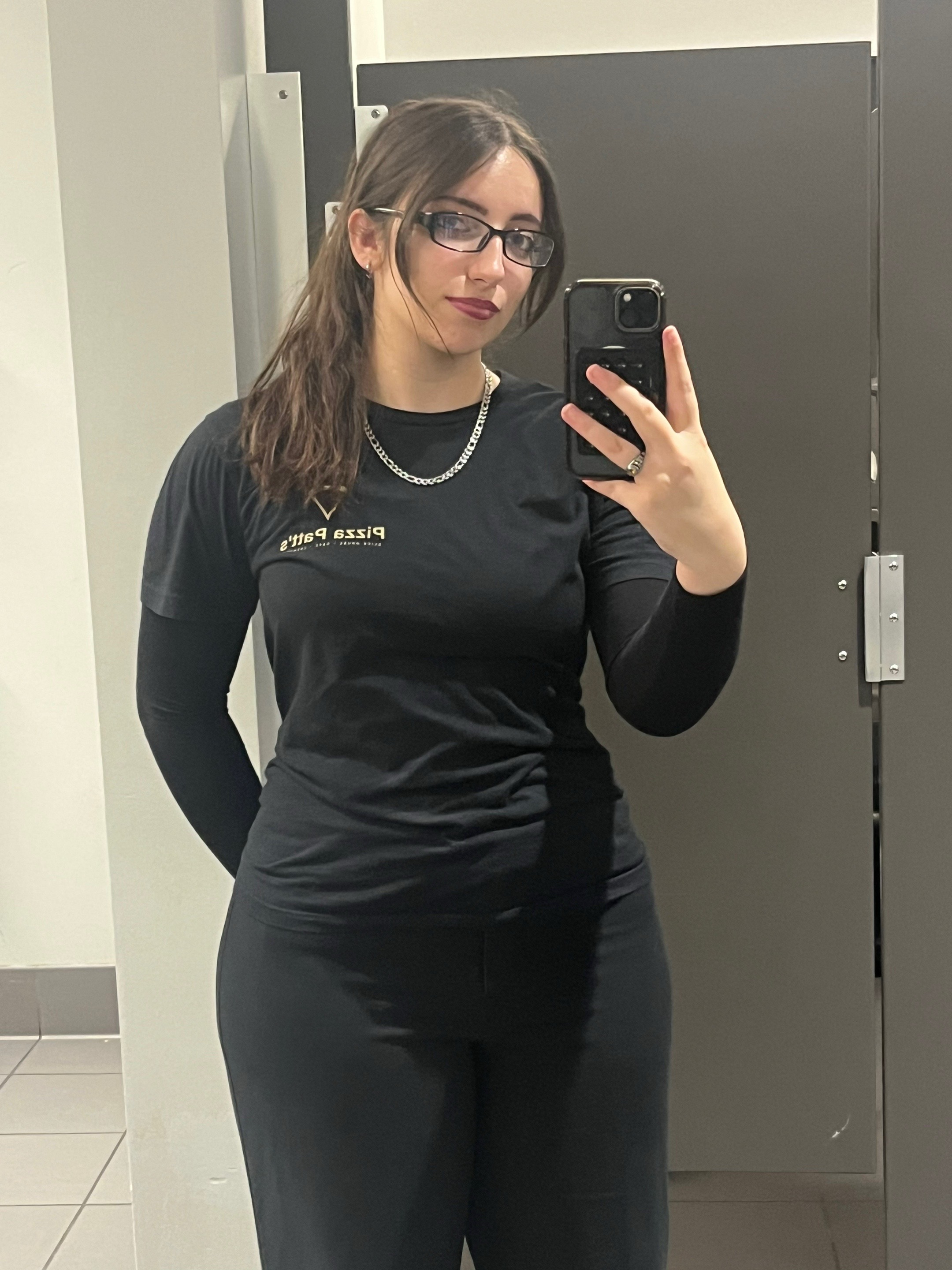 @ساره