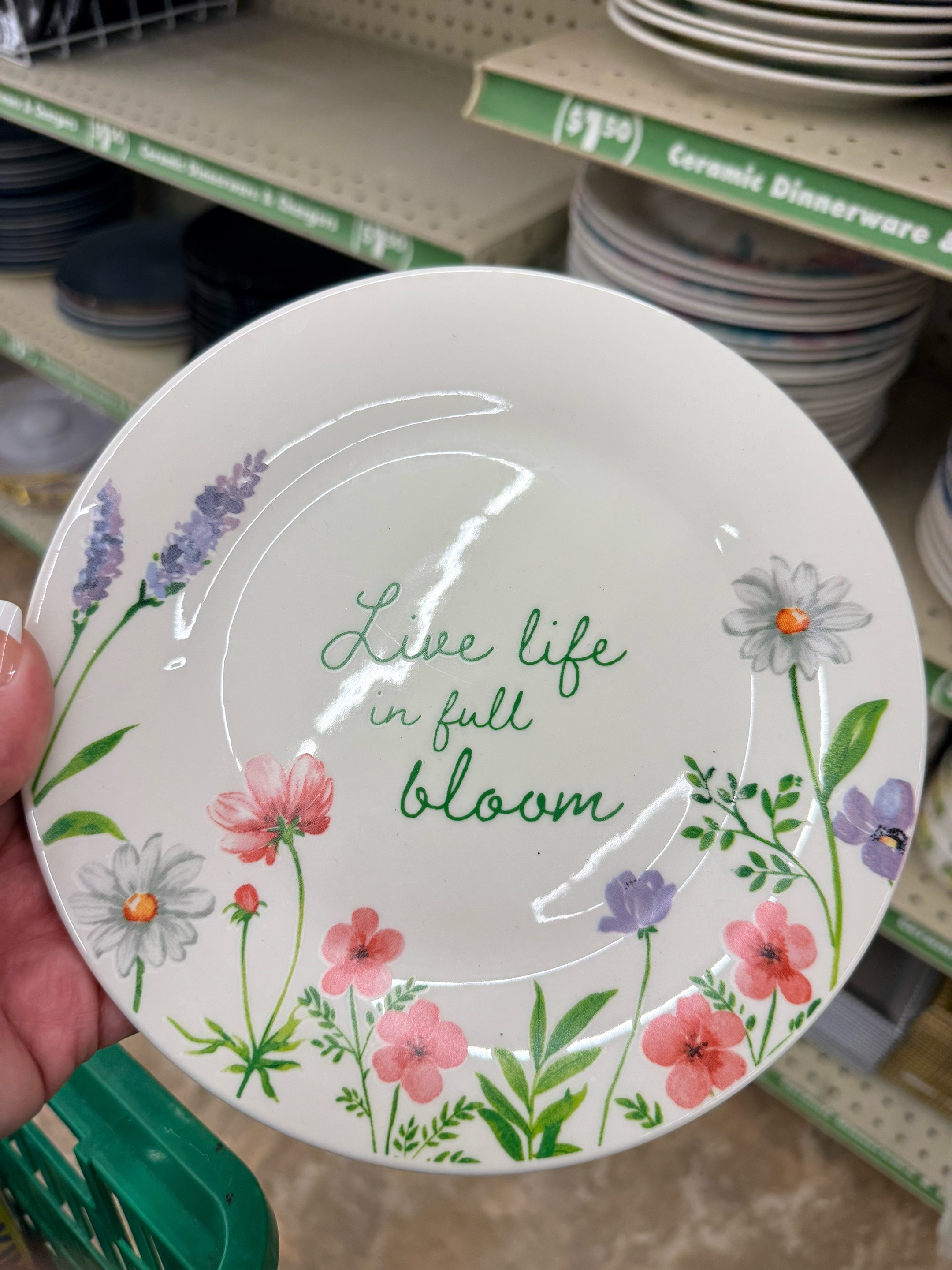 @𝑪𝒉𝒓𝒊𝒔𝒕𝒊𝒏𝒂 🛍️