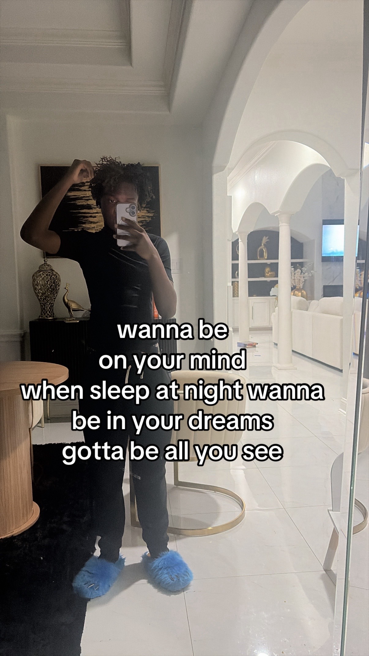 @￶