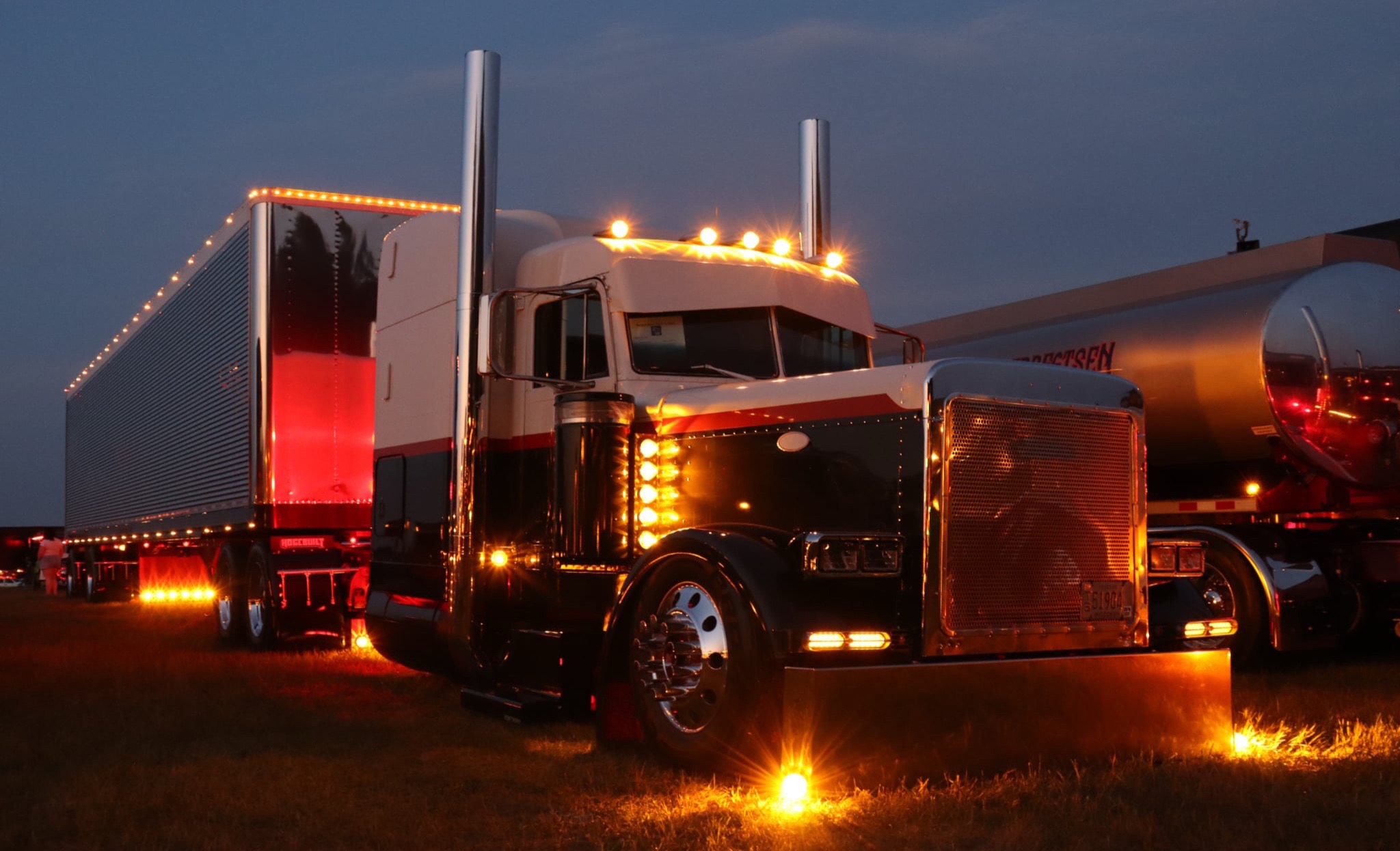 @WiscoBigRigs