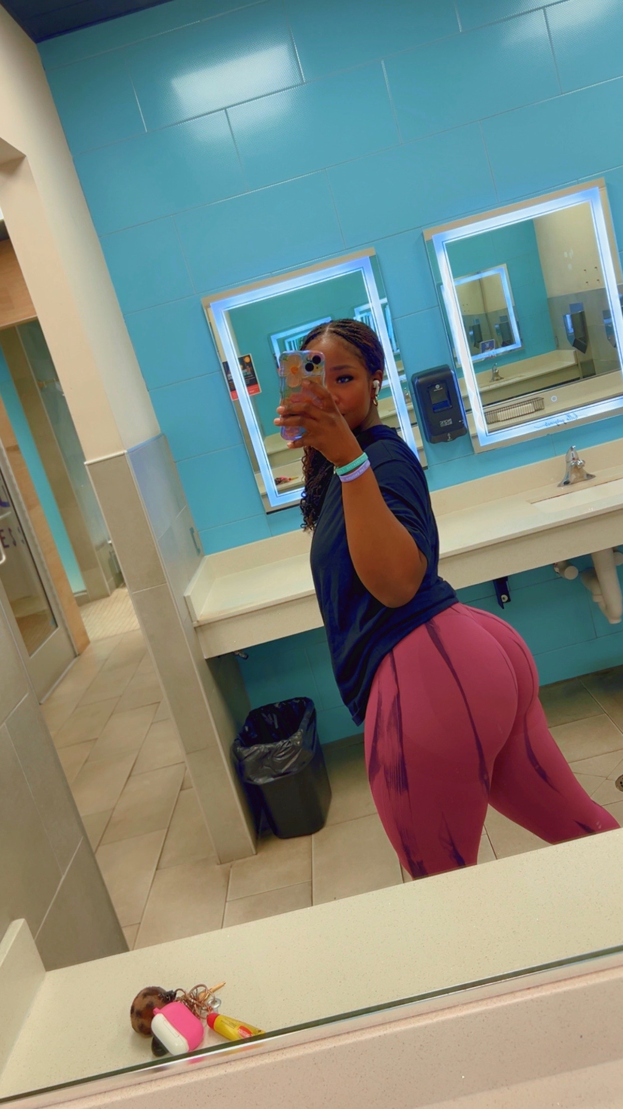 @rubi_red98
