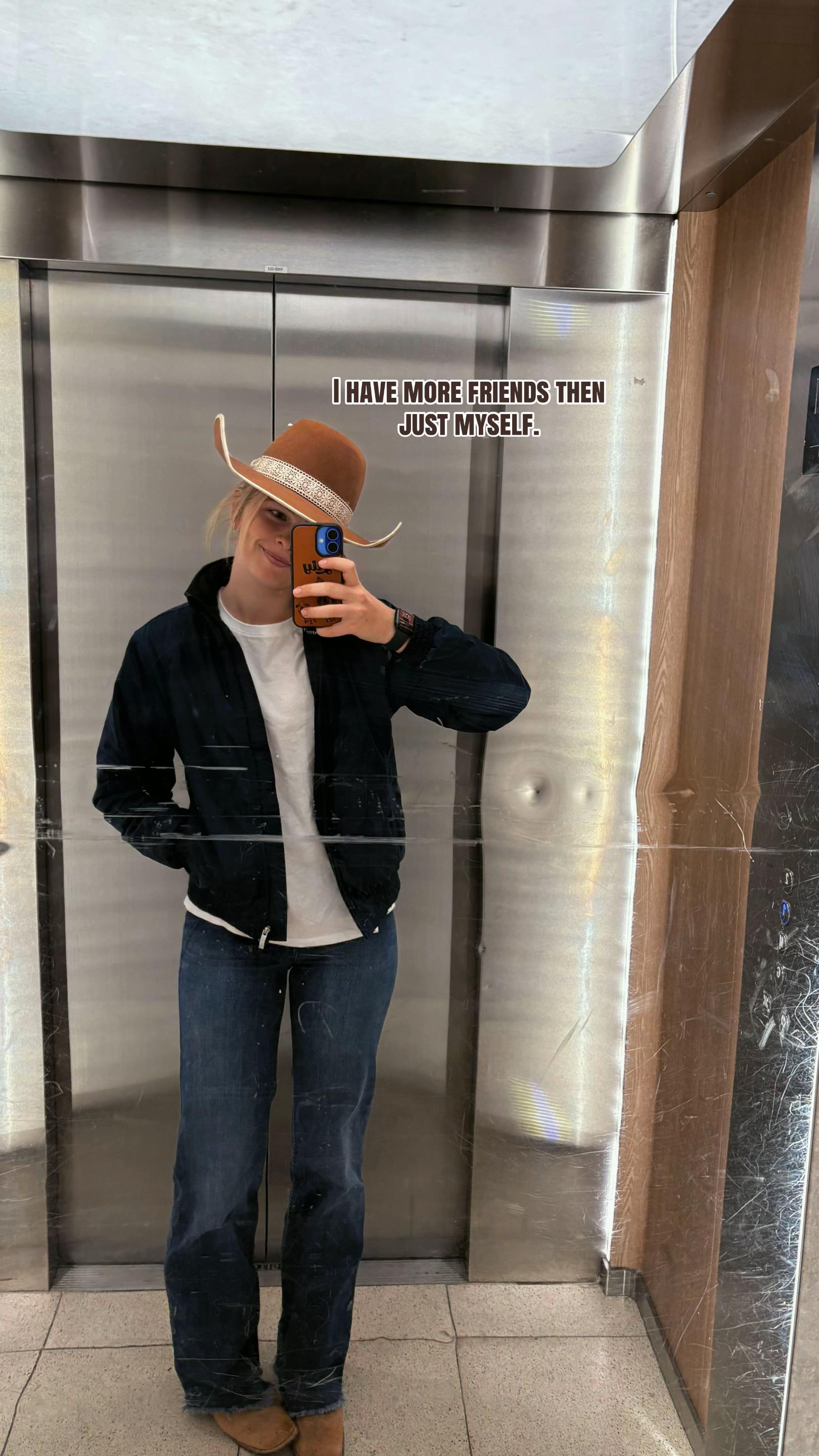 @𝐋𝐢𝐥𝐲 𝐋𝐨𝐰𝐢𝐬