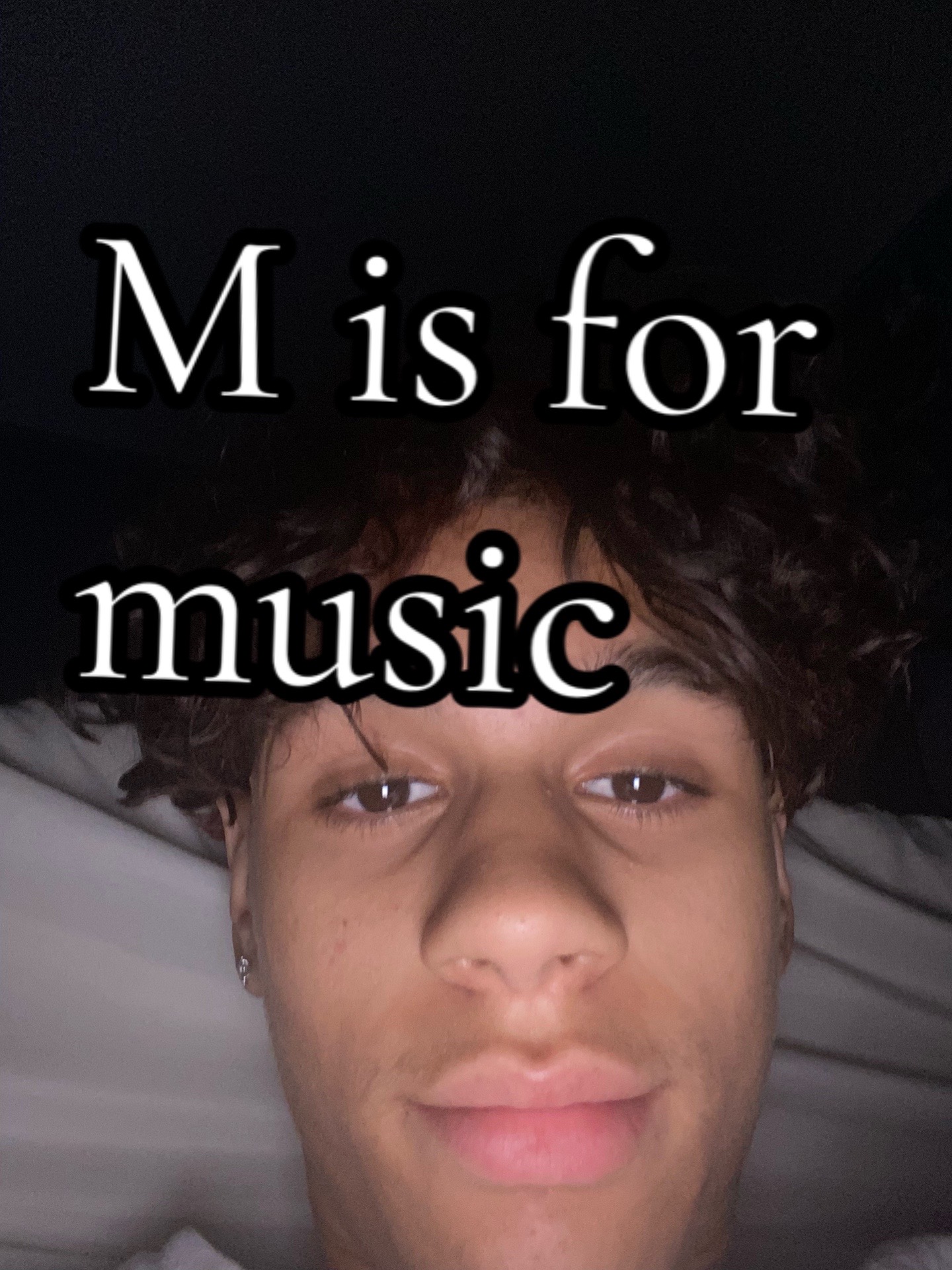 @￴