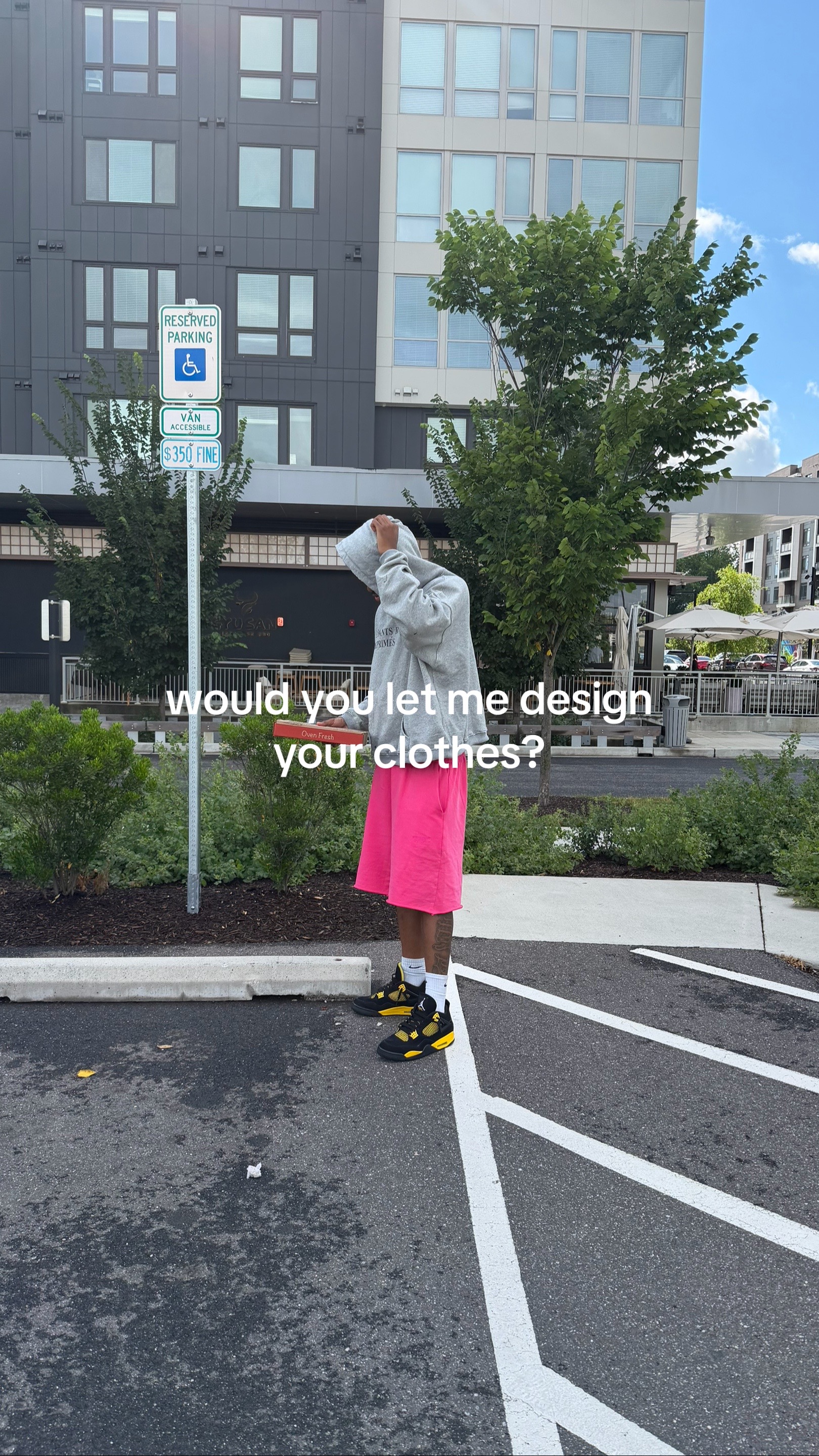 @￼