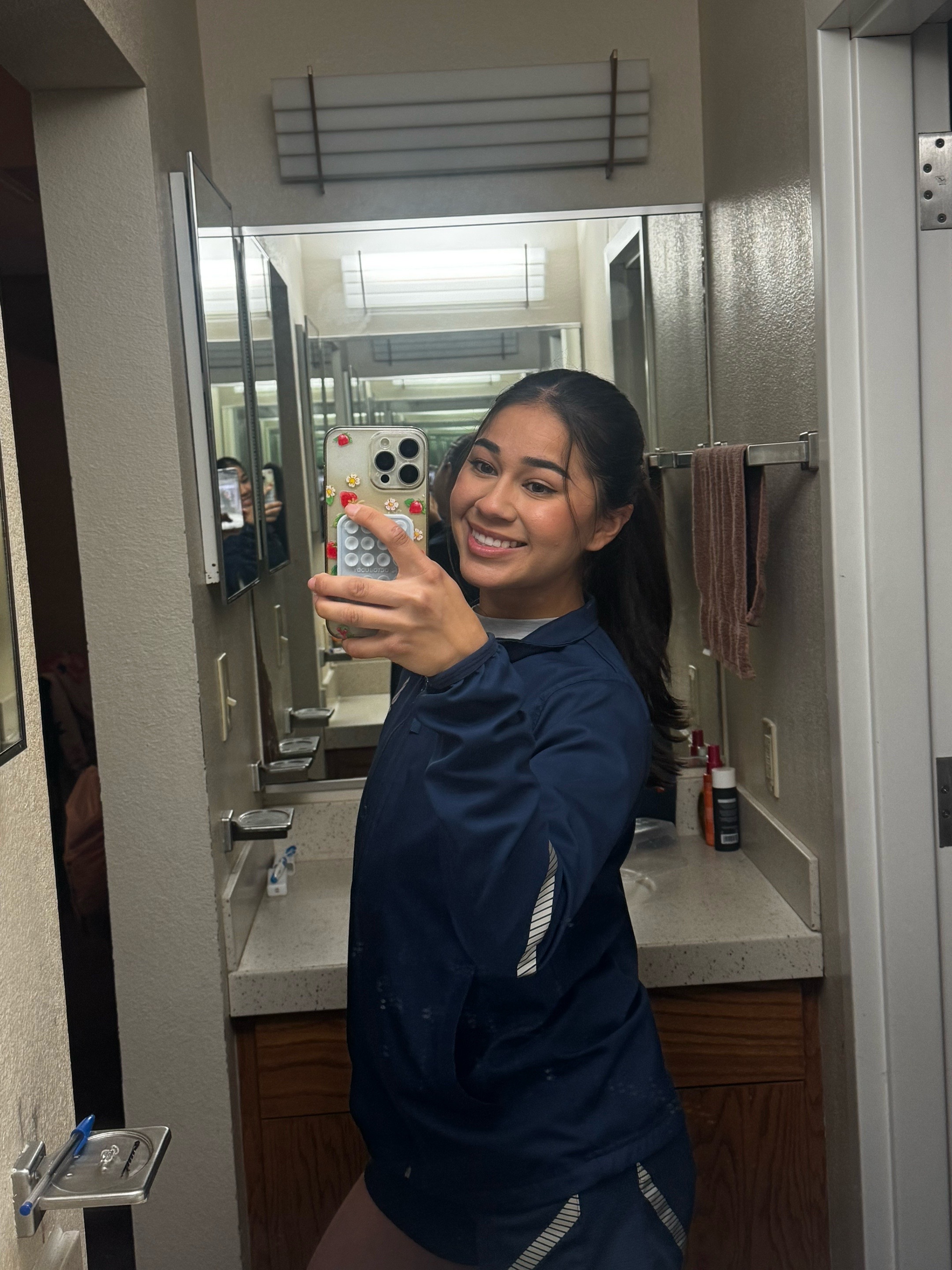 @anaika ✨