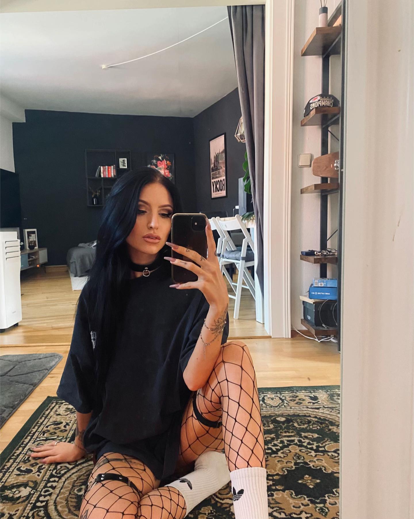 @mirinoir._