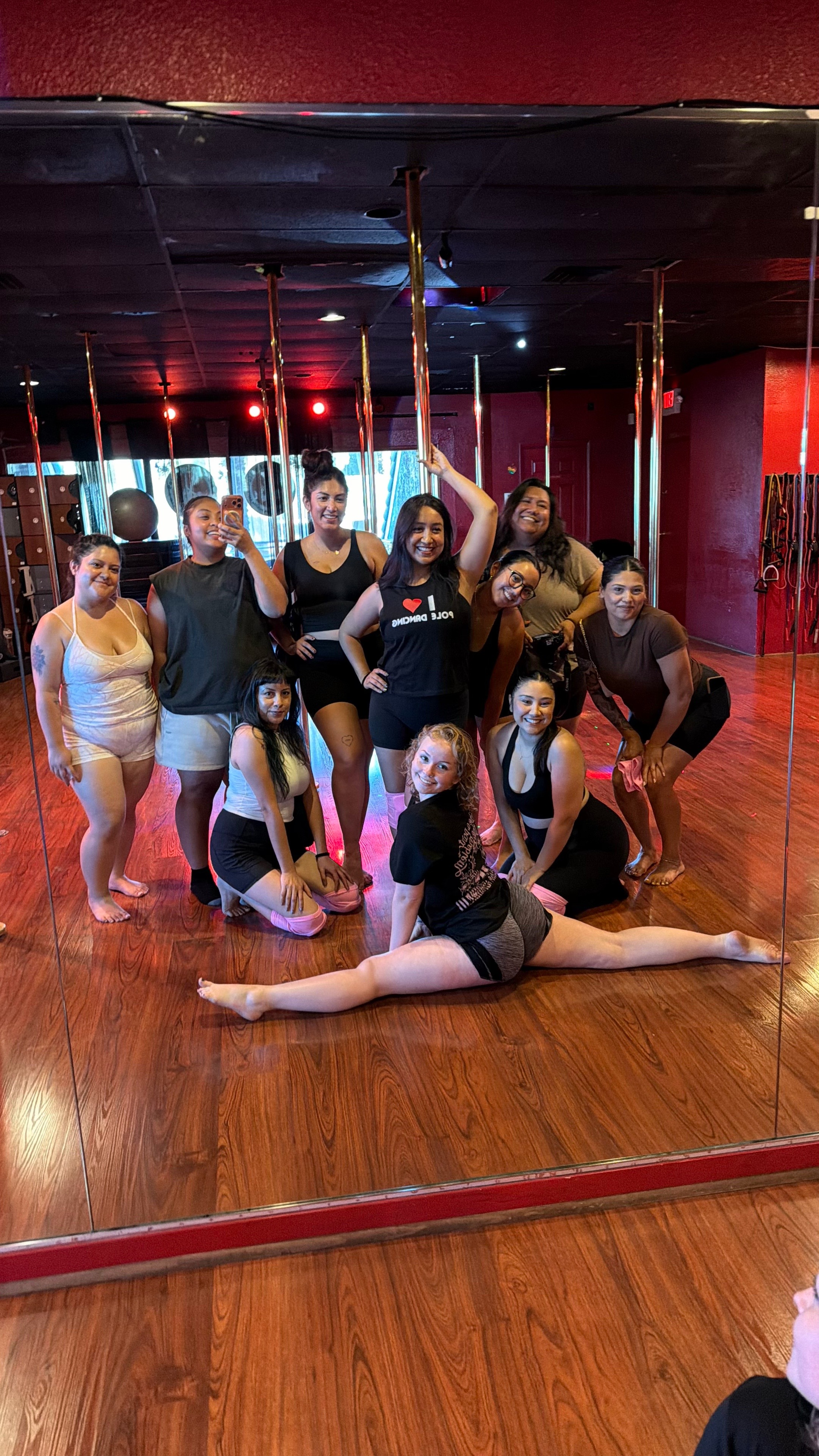 @polefitnessstudio