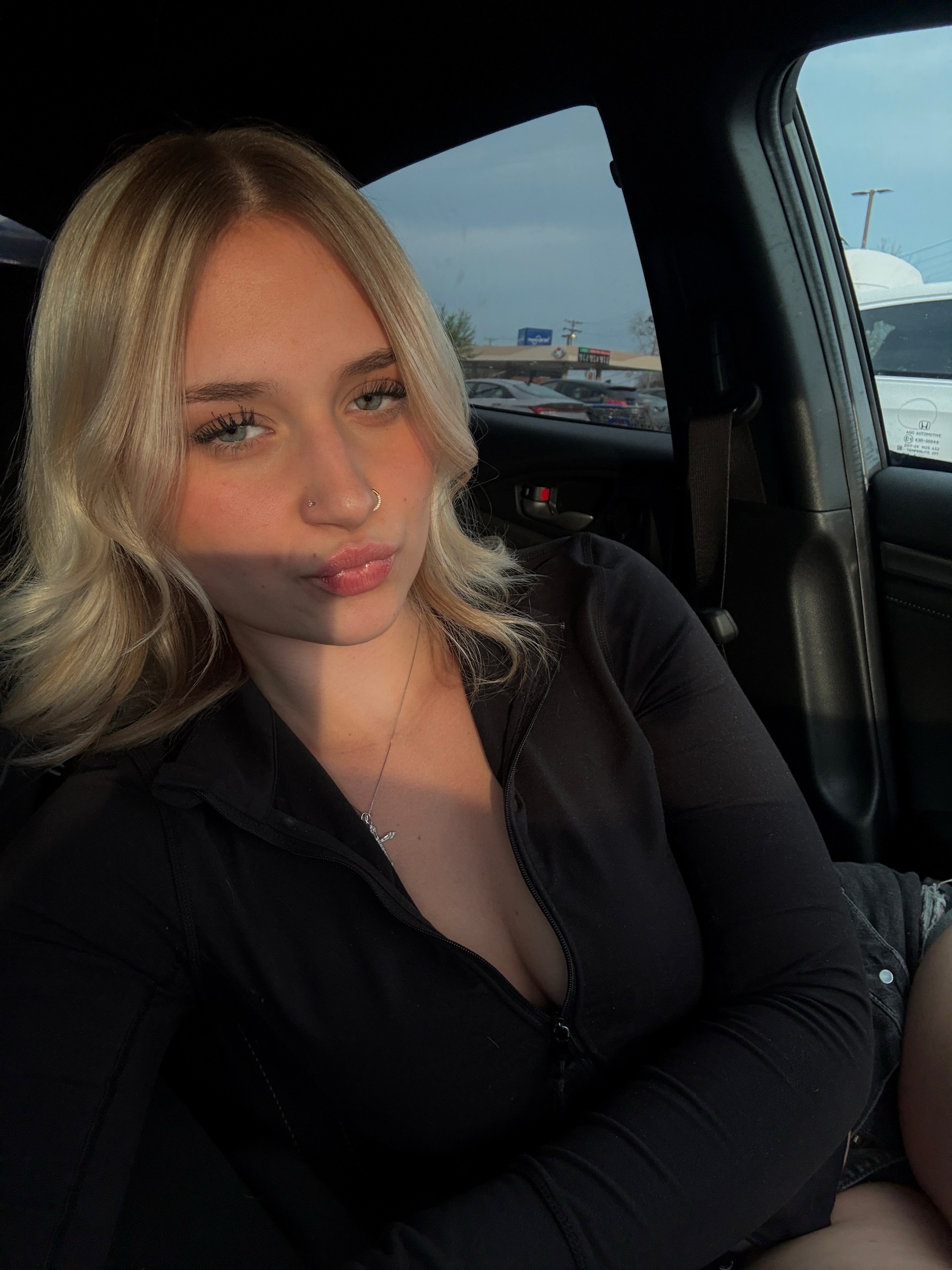 @jazzyskyee