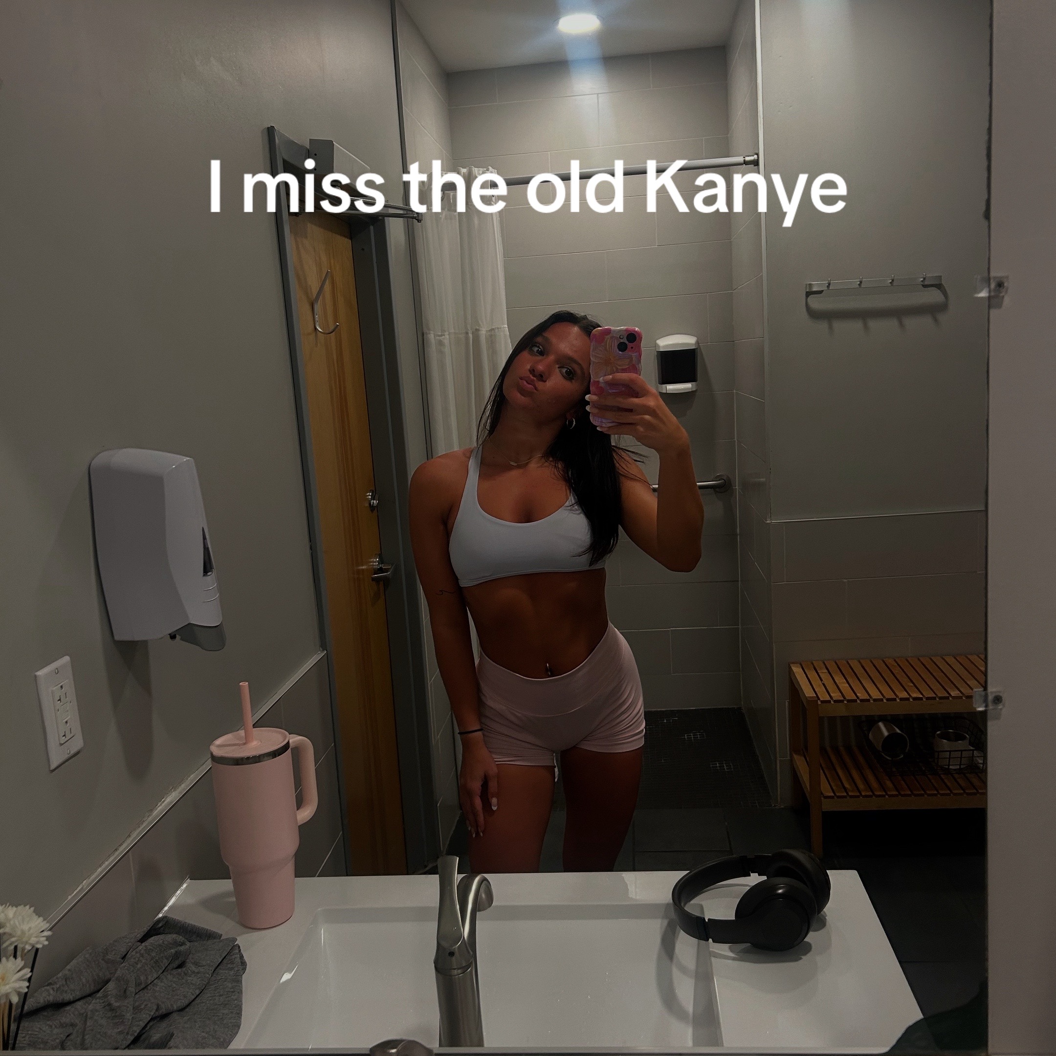 @karlie