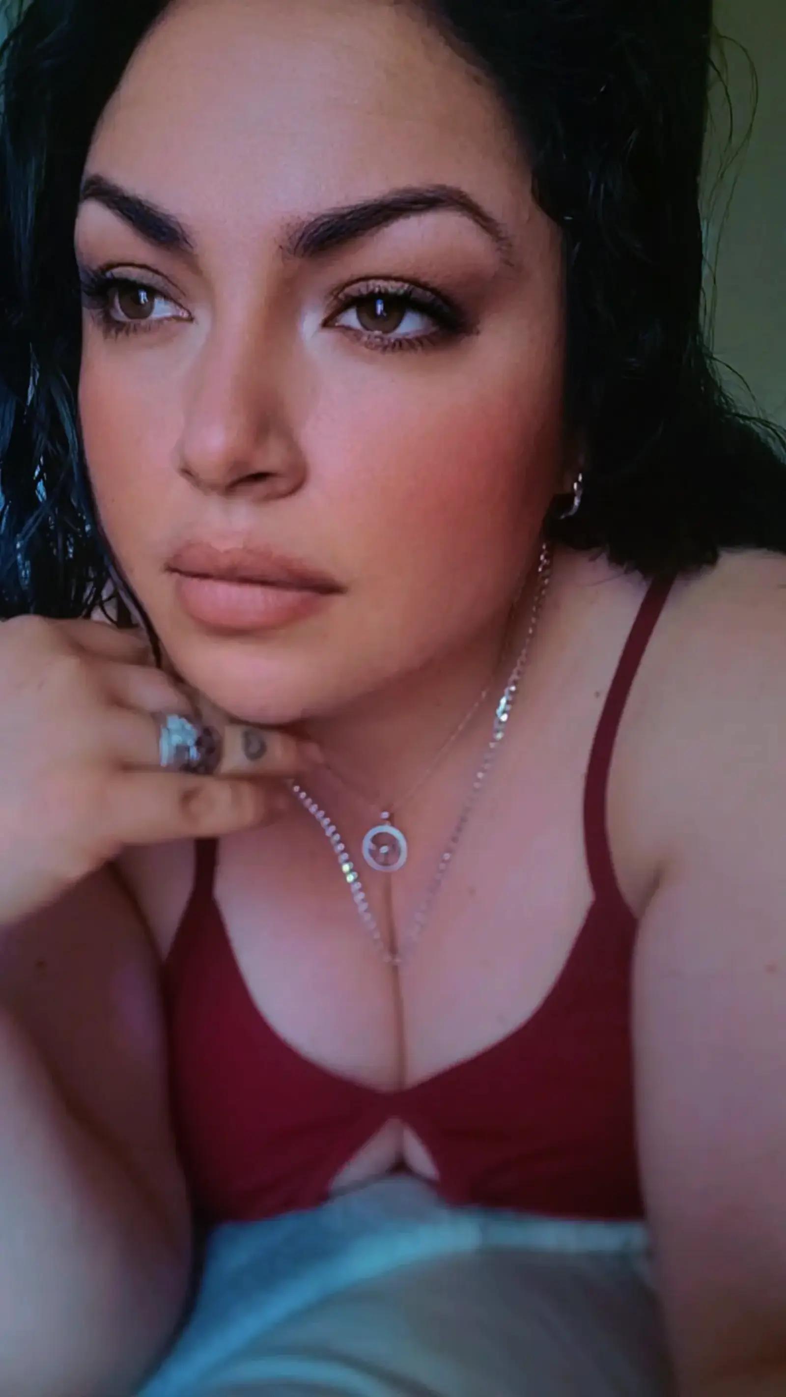 @ᴸᴬ 💄ᶜᴴᴵᴺᴳᴼᴺᴬ ✌️ᴰᴱ 💋ᴹᴵᶜᴴᴼᴬᶜᴬᴺ
