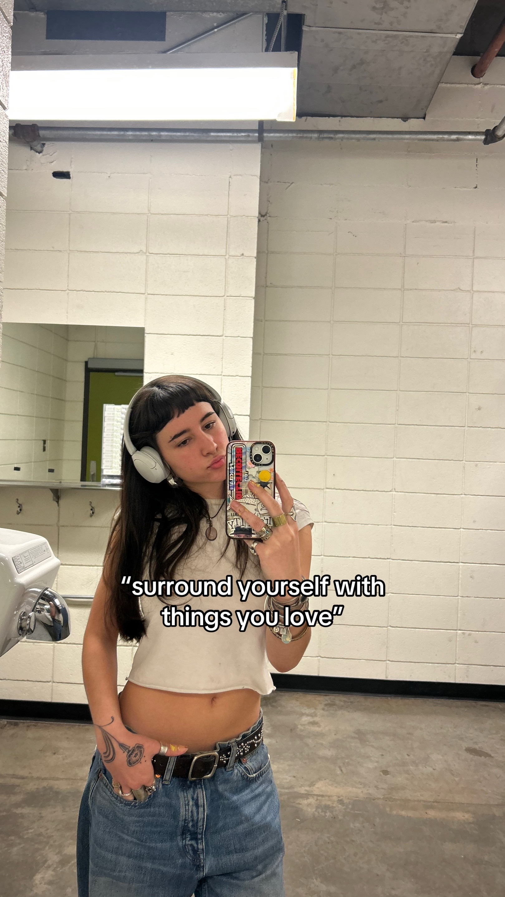 @bella