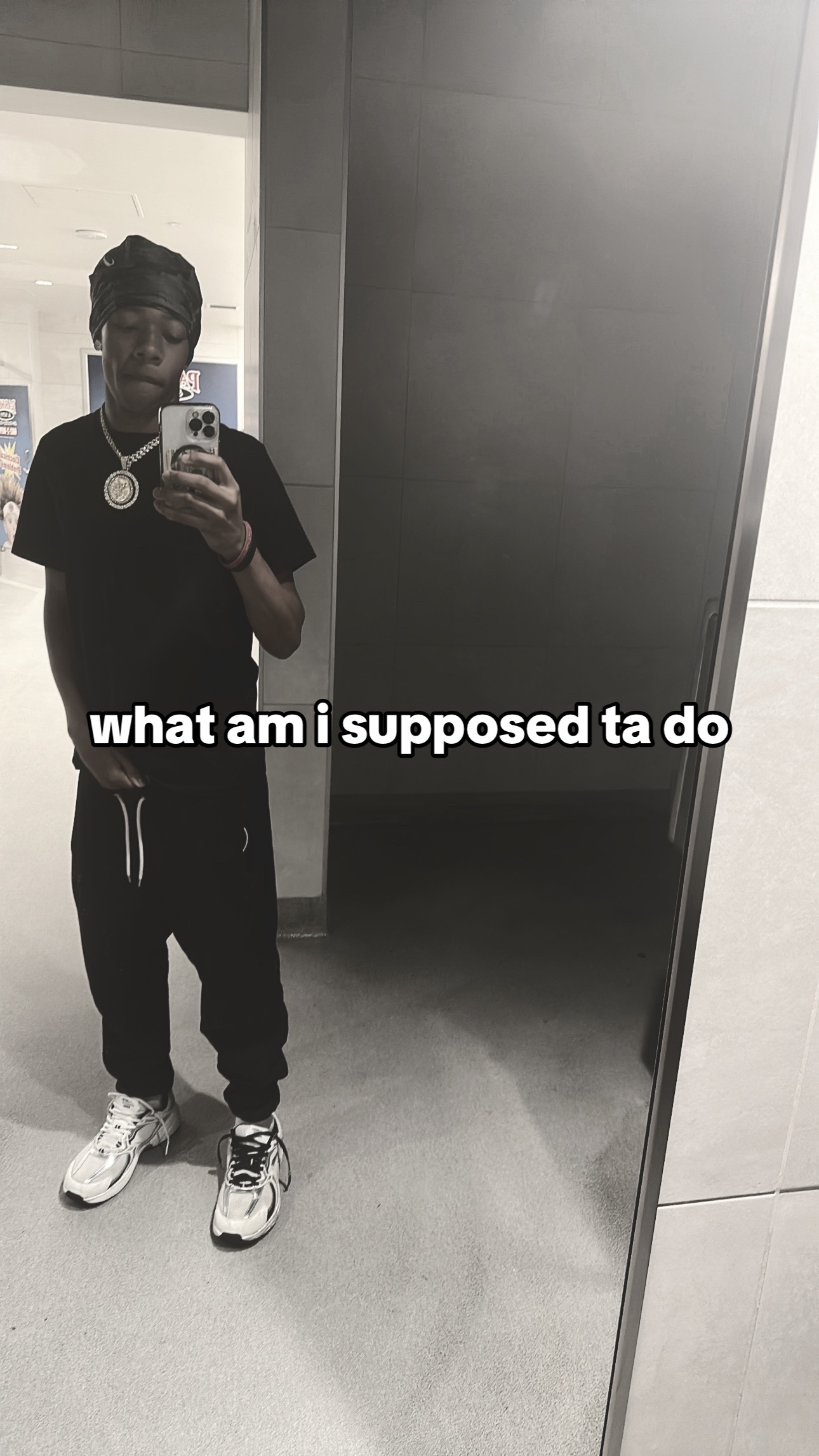 @￶