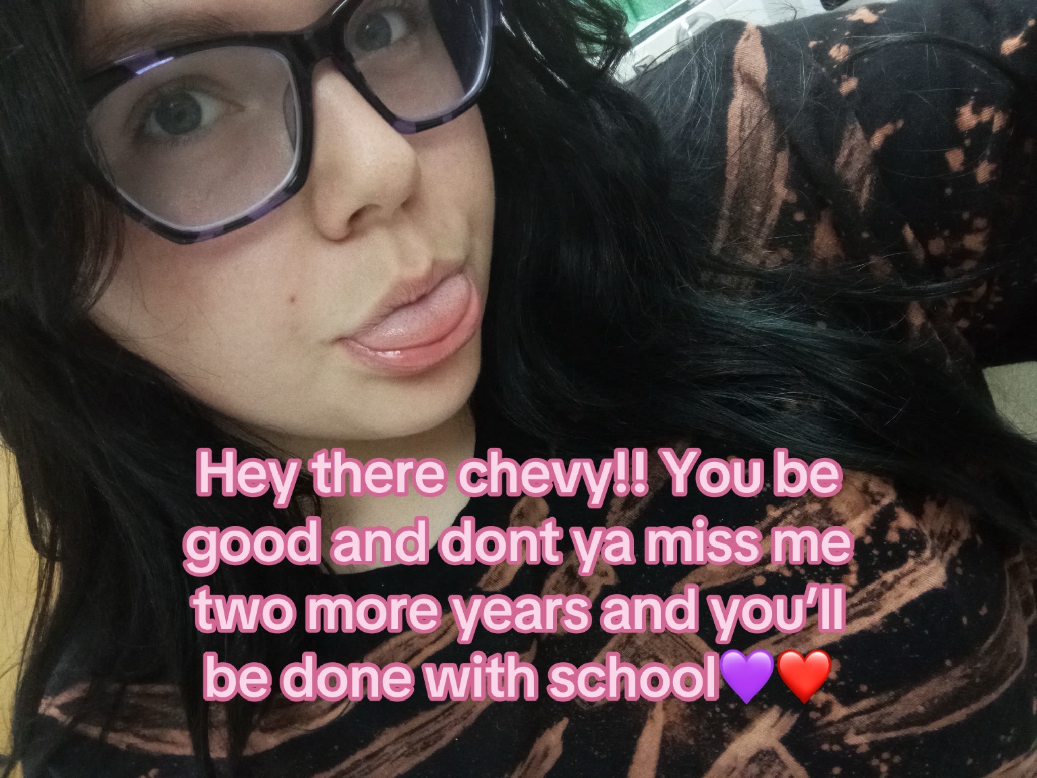 @roses_in_static
