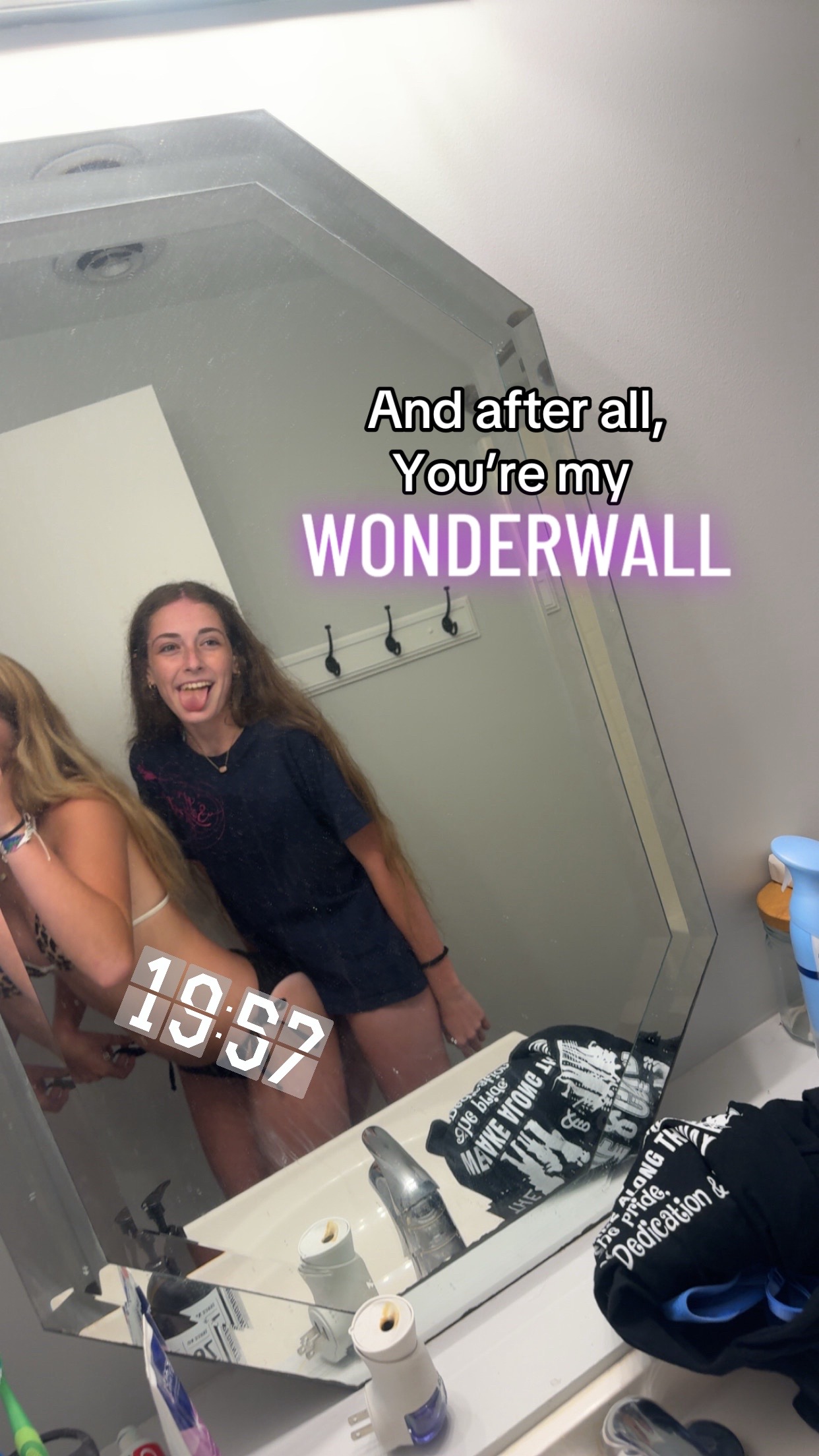 @??