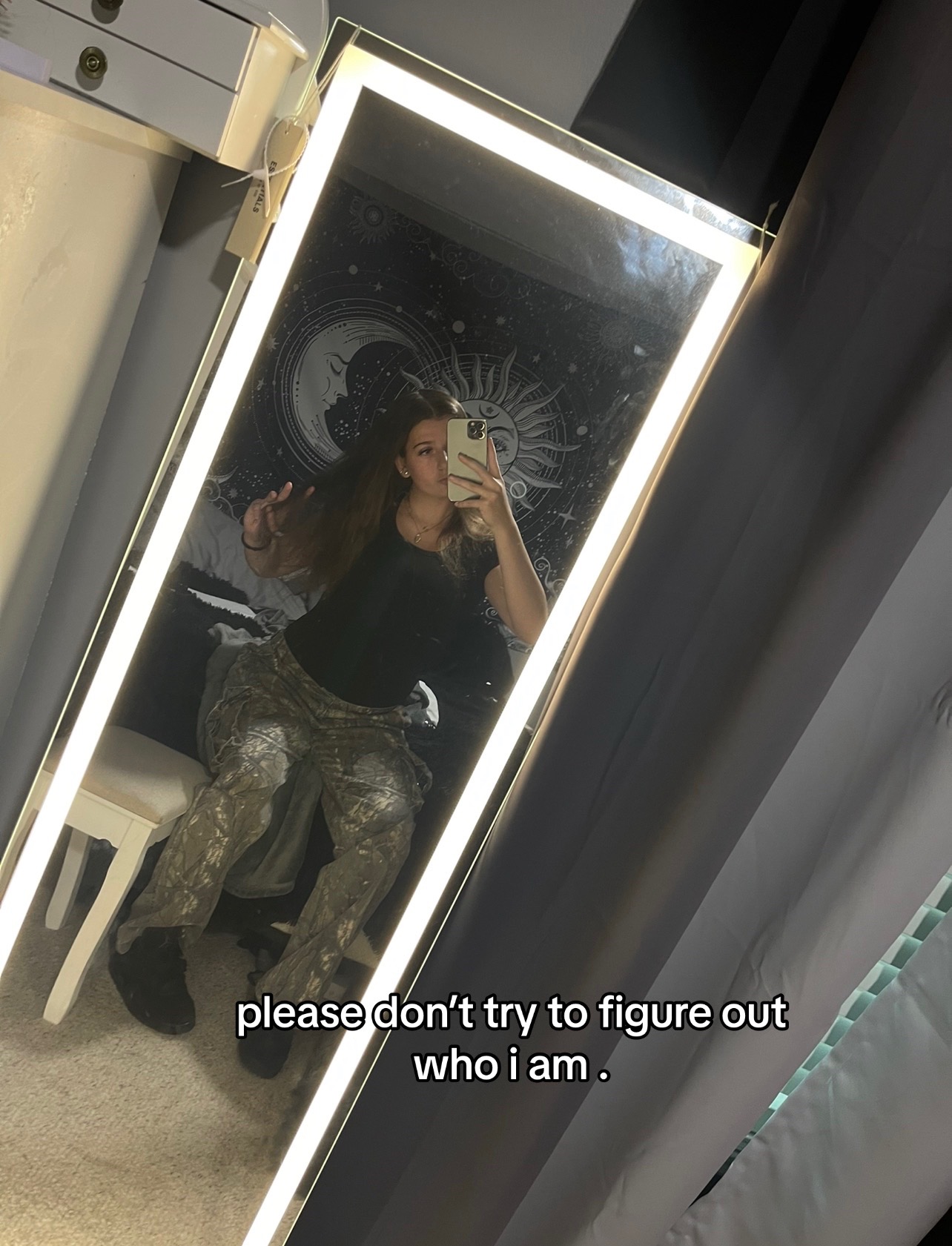 @👻.