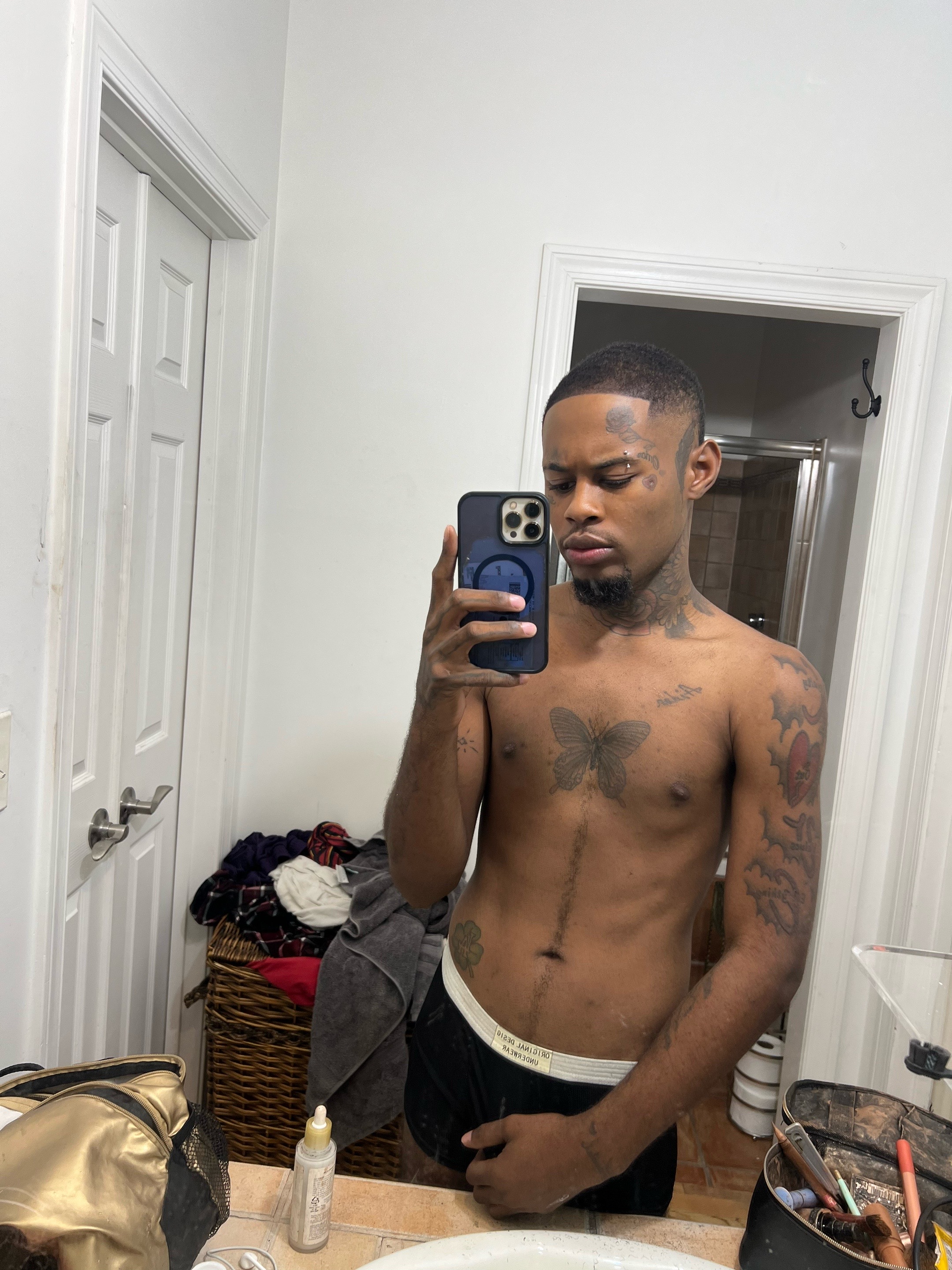 @Dollboy