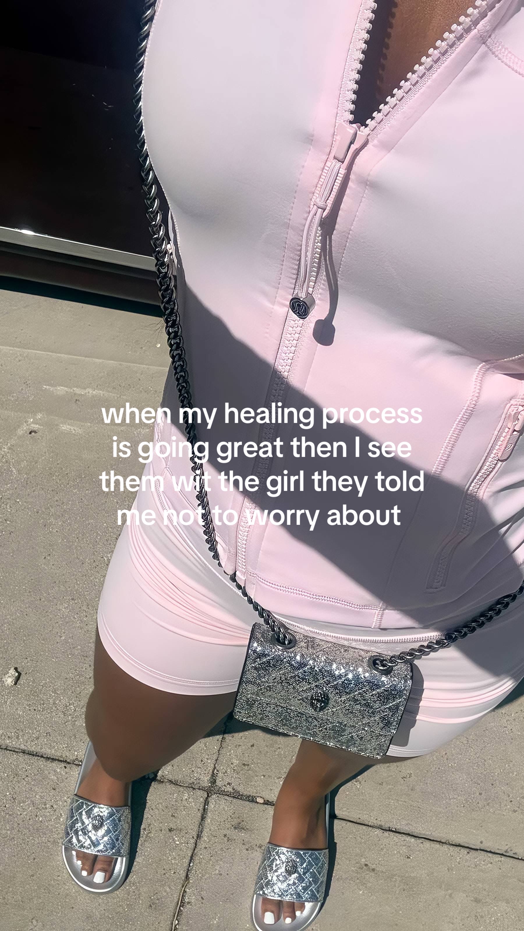 @⃟