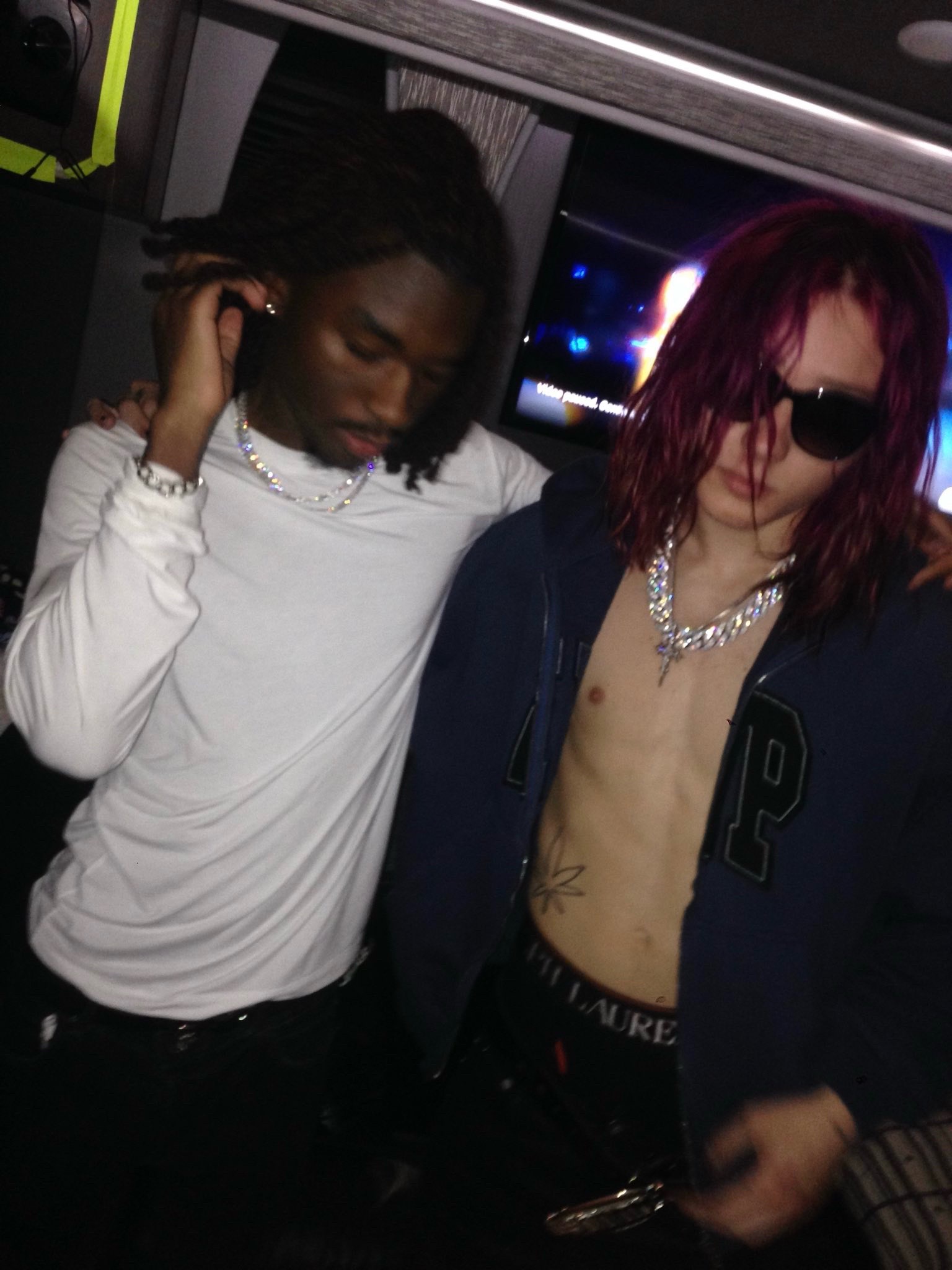 @thisnothimv