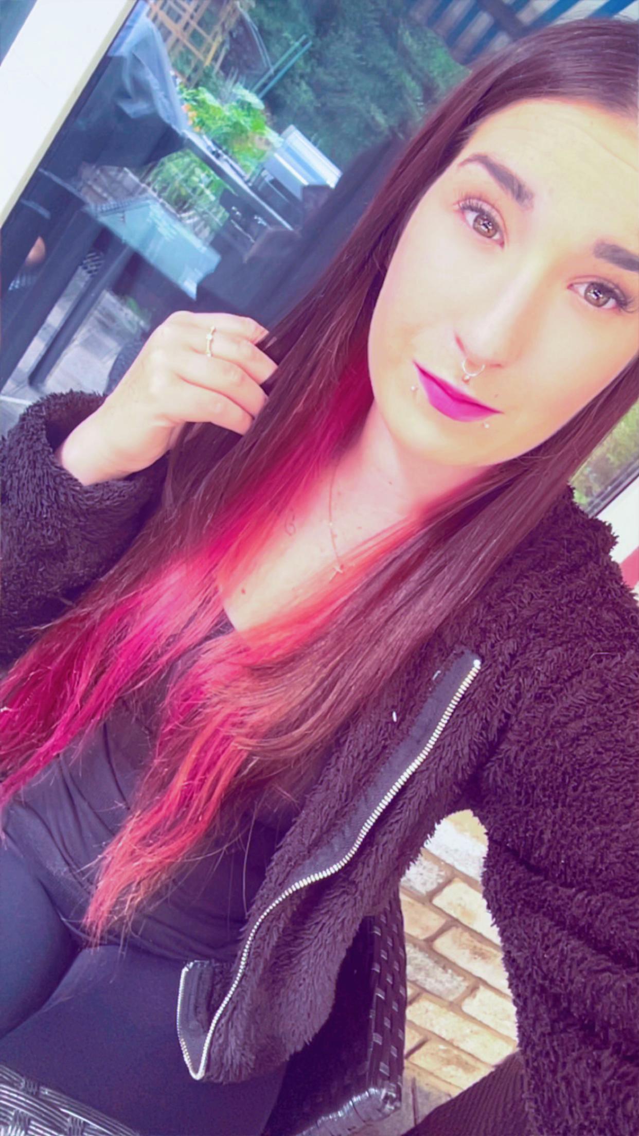 @ღ𝒞𝒽𝒶ℴ𝓈𝓆𝓊ℯℯ𝓃ღ