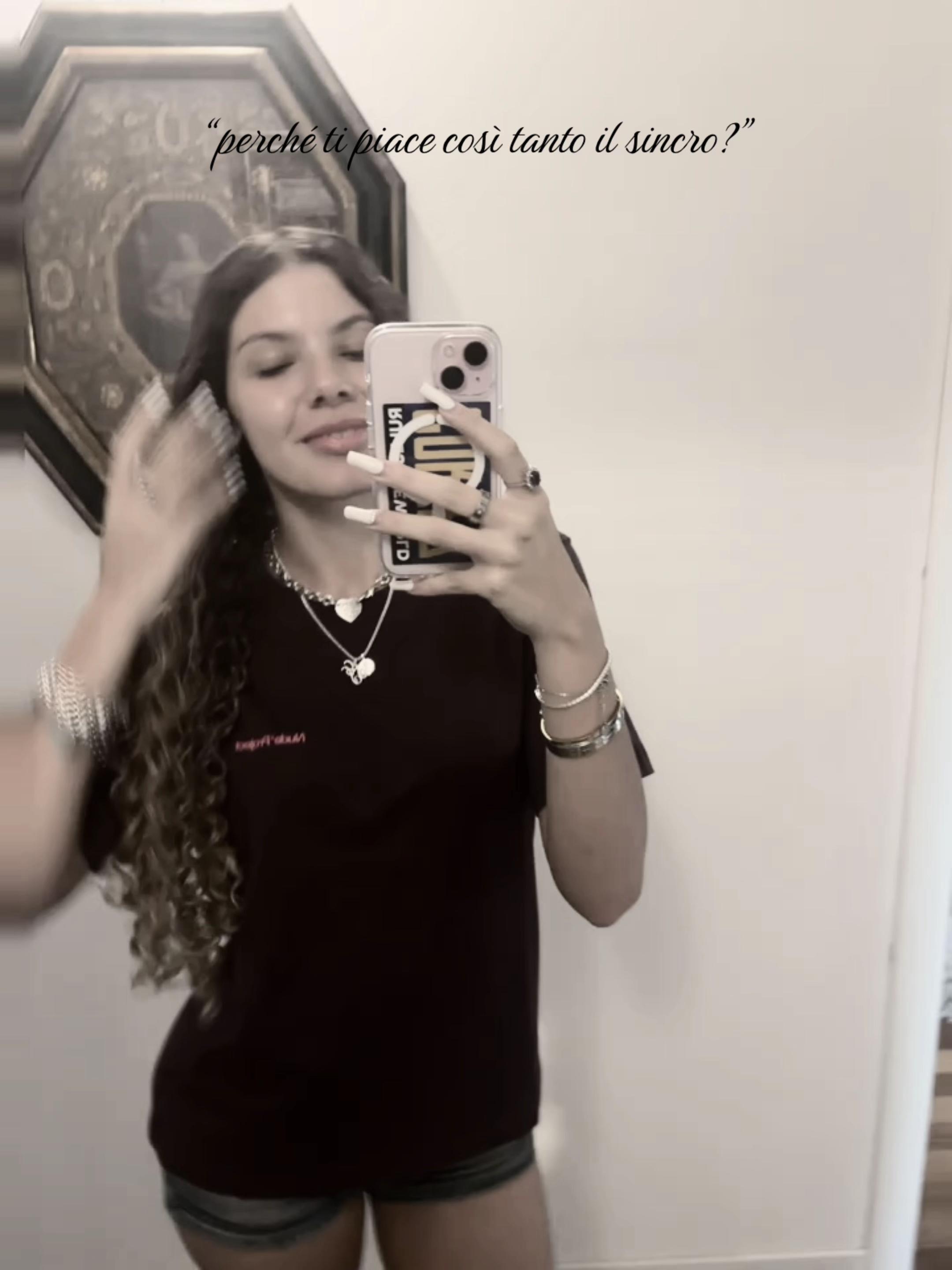 @𝒢
