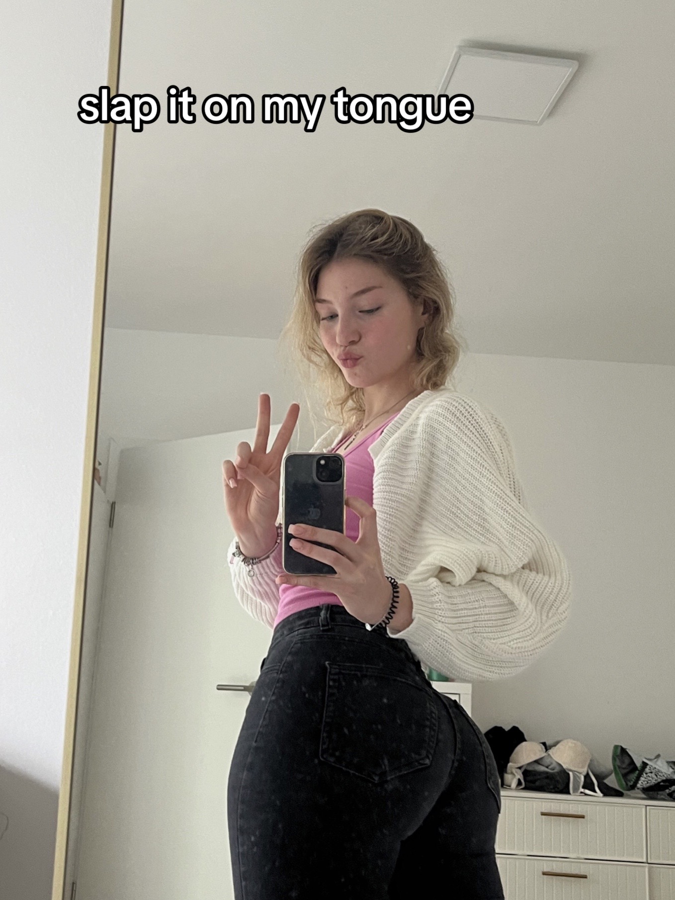 @Kellyyy
