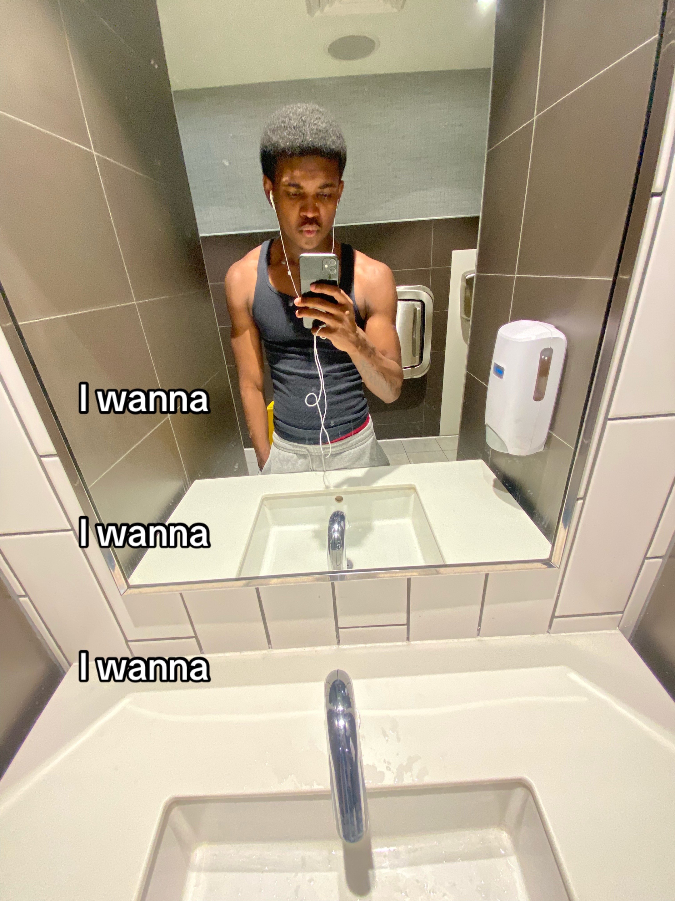 @￶