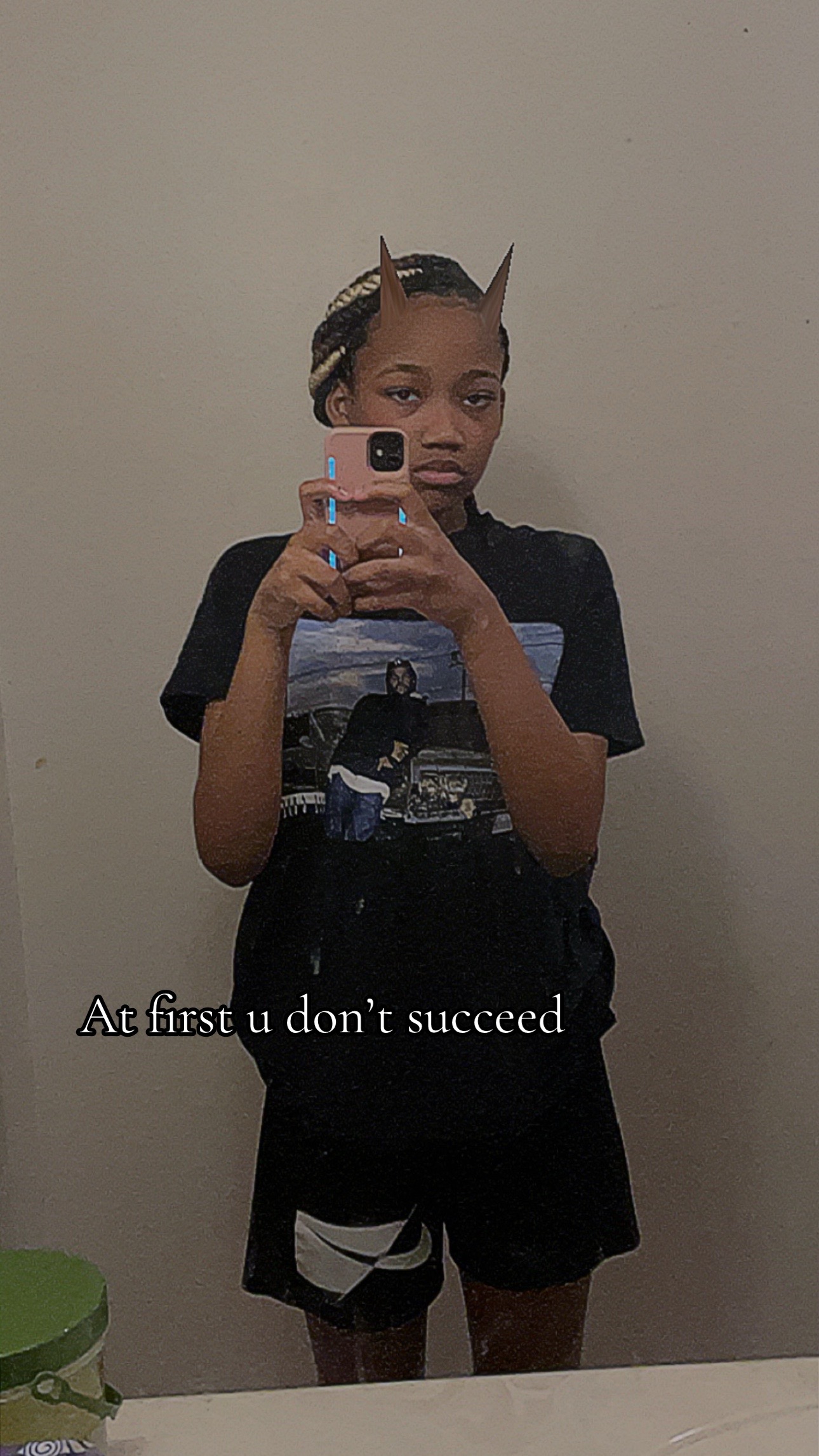 @theeziahmariee