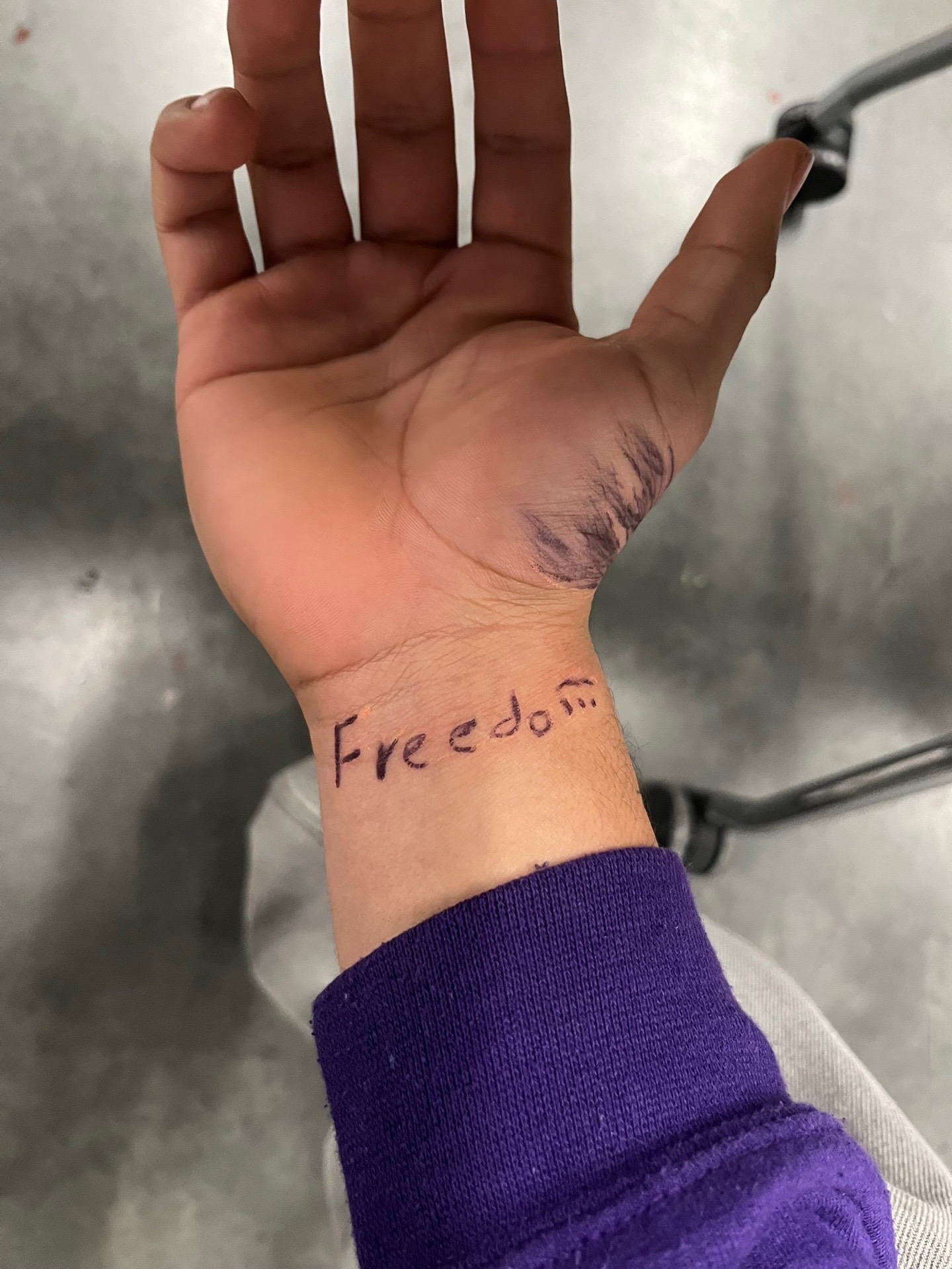 @4Feetzy