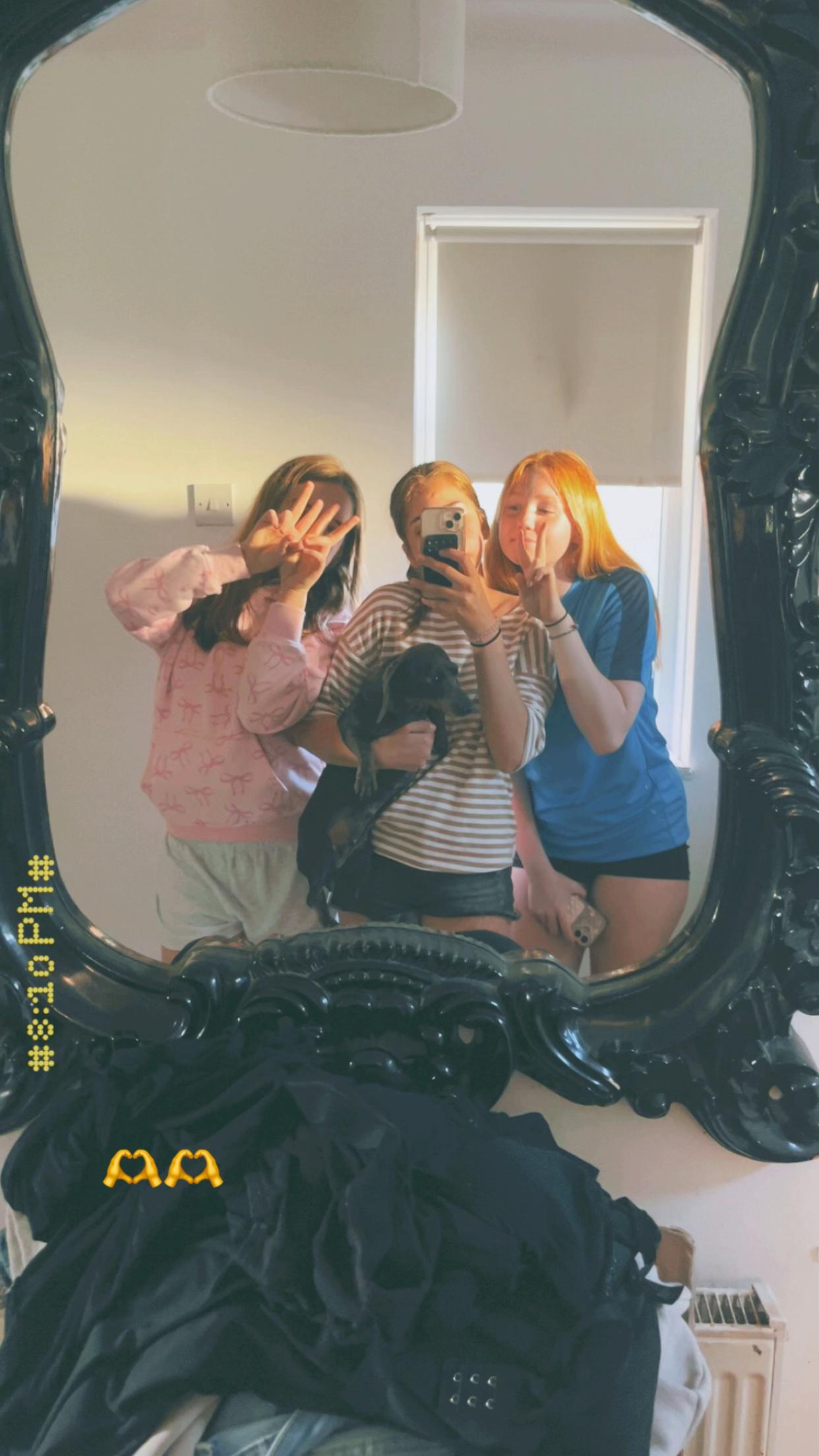 @𝐧𝐢𝐜𝐨𝐥𝐞 ꨄ
