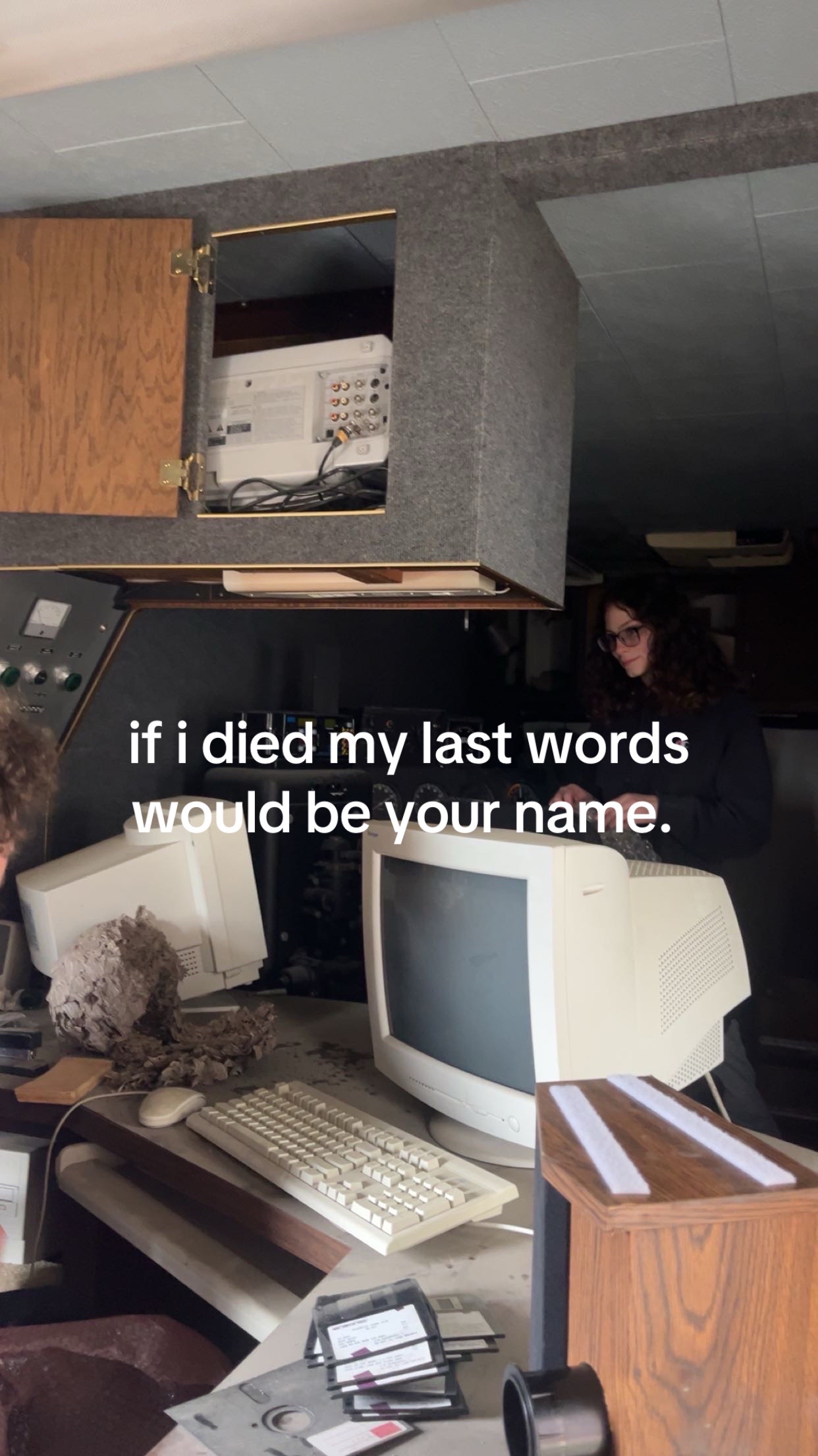 @2hi2cryalcoholulater