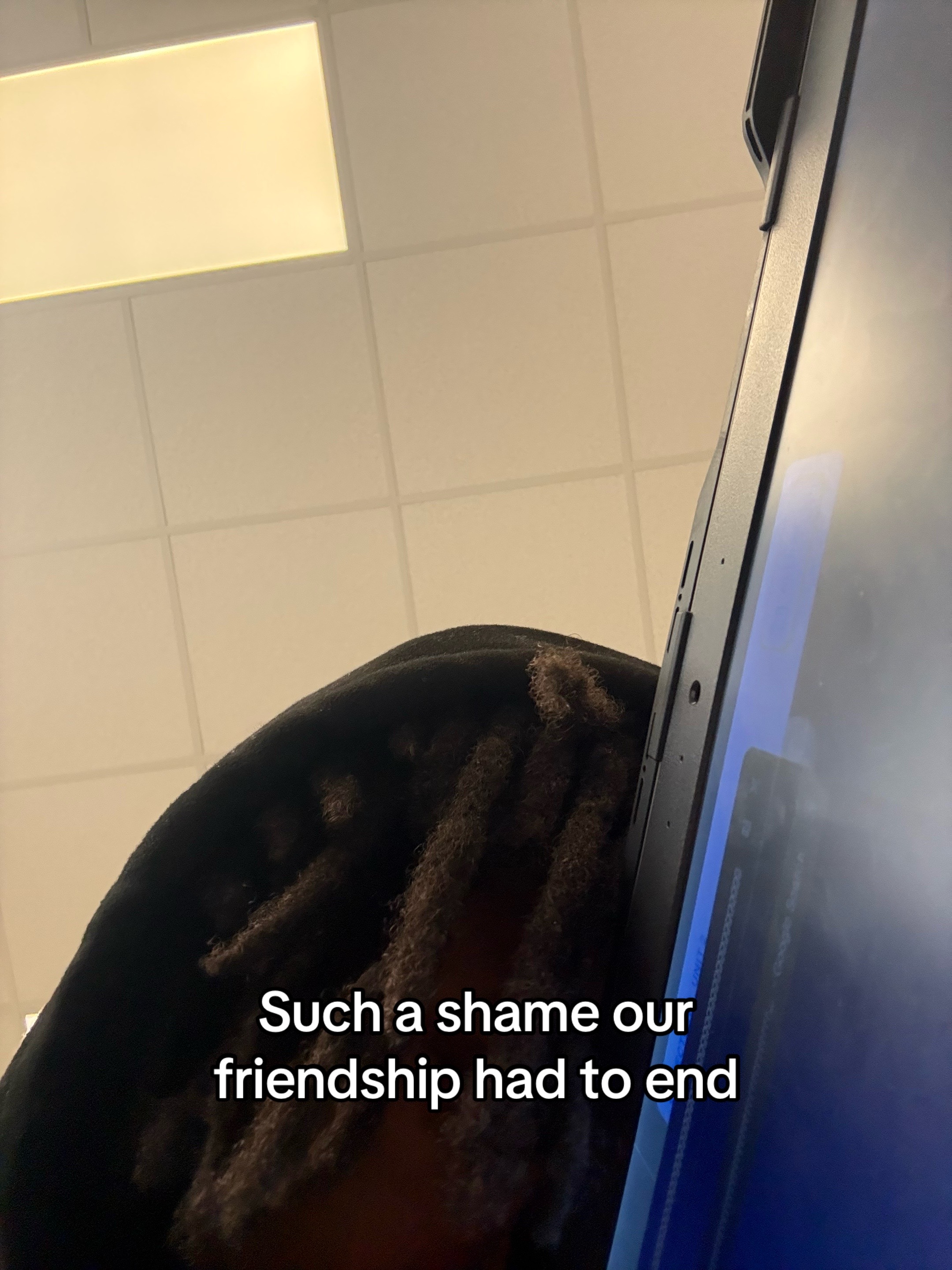 @🫆👣.