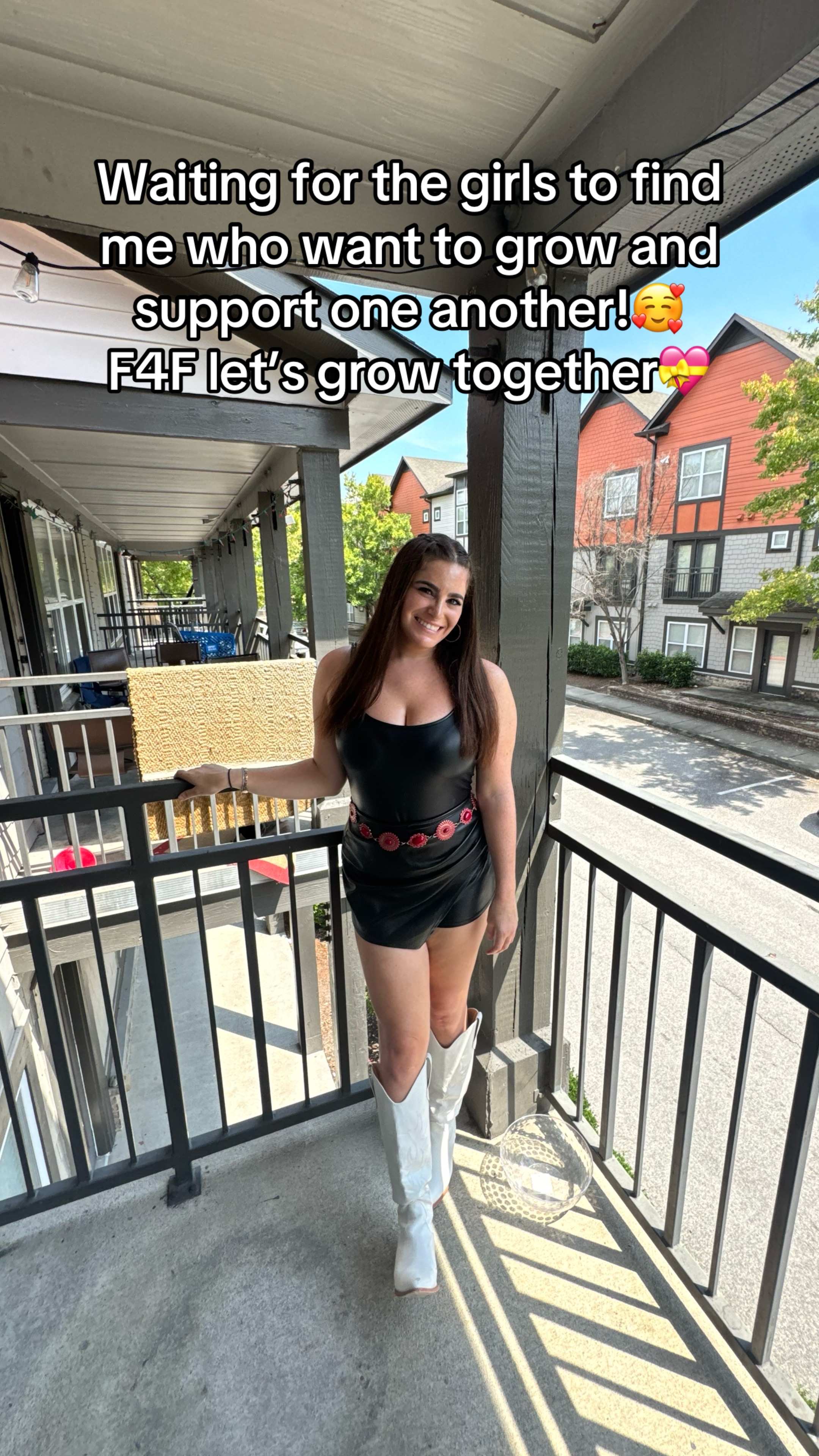 @lifebysara_
