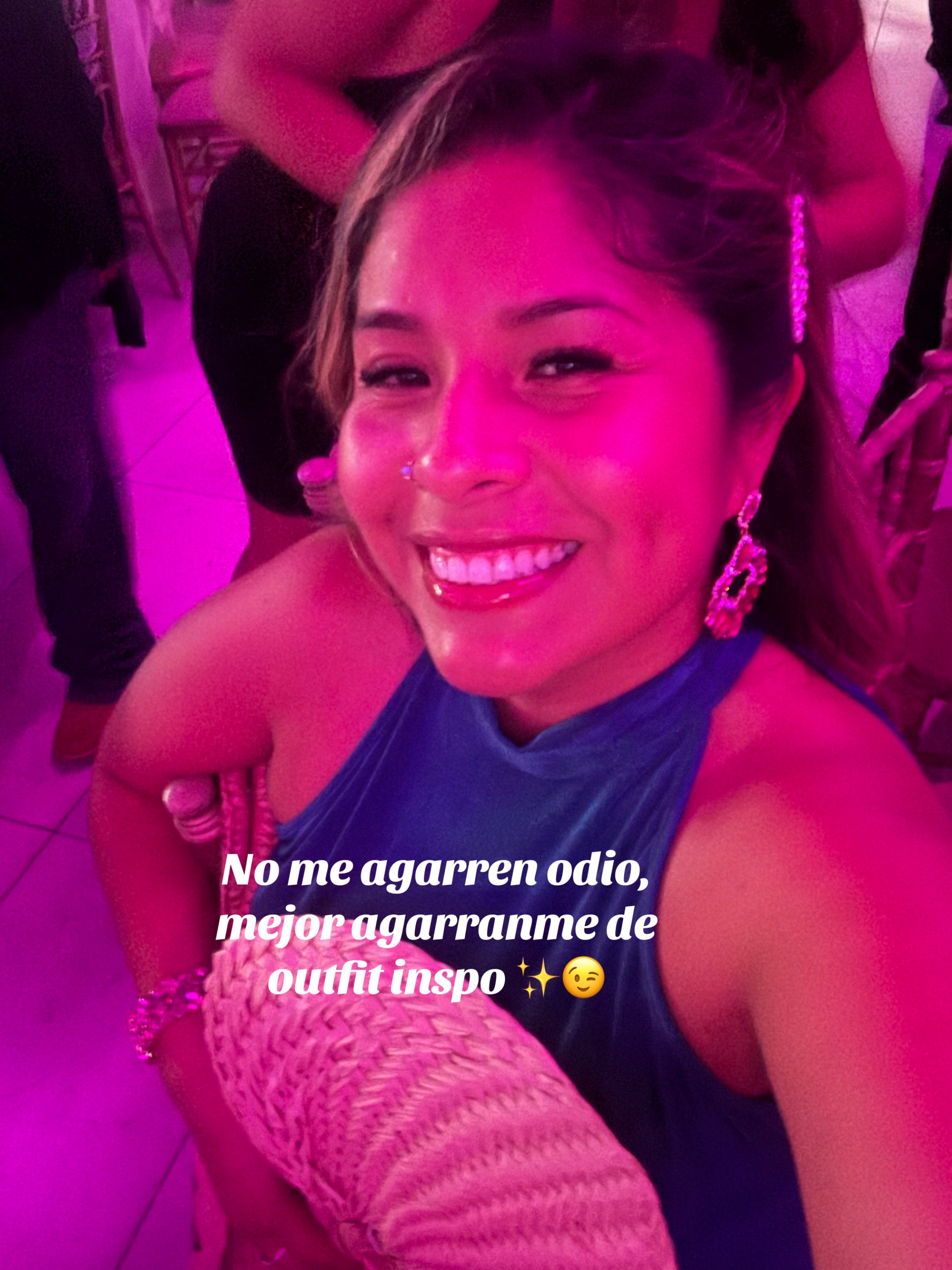 @laura_ari