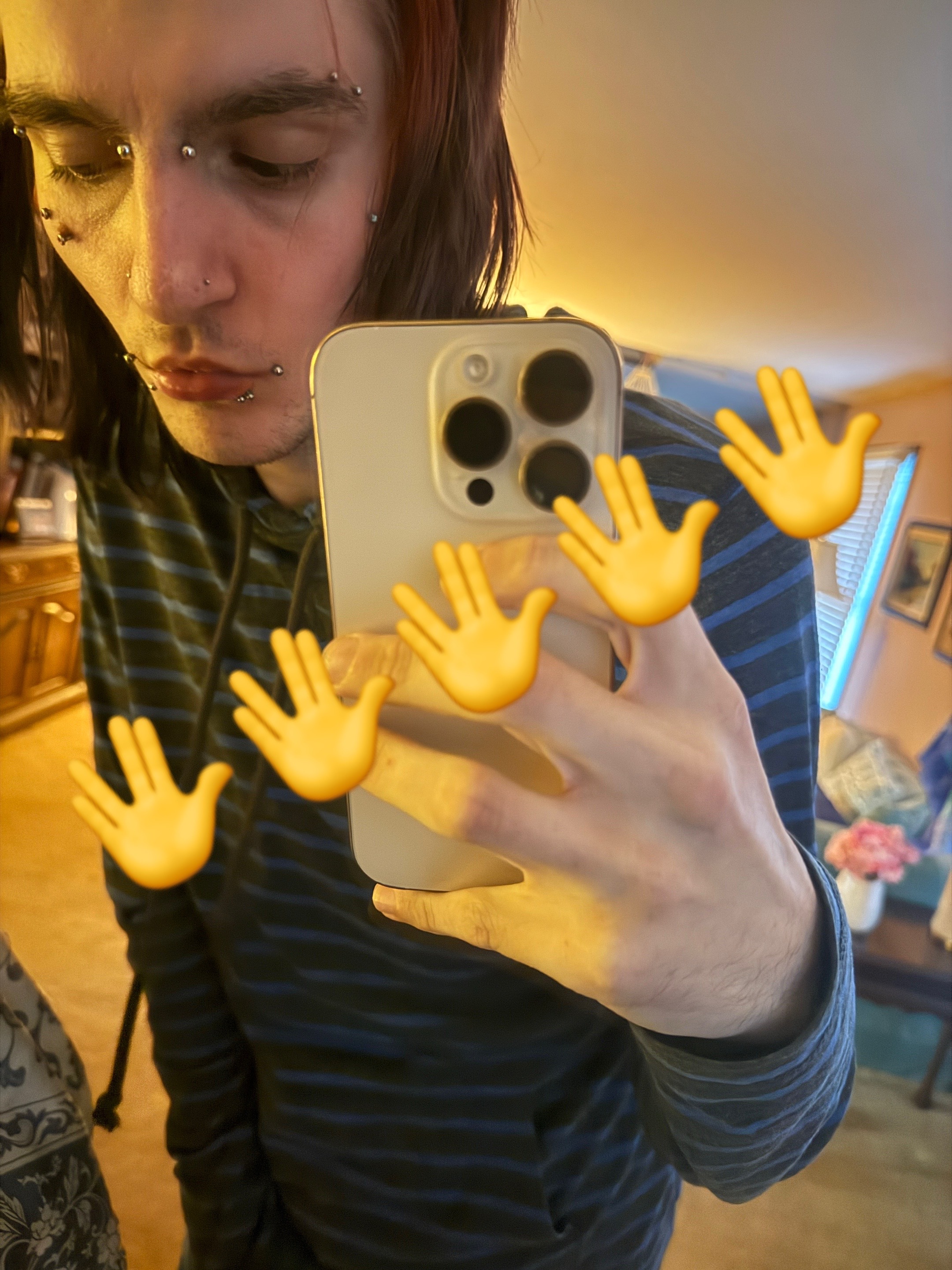 @⃟
