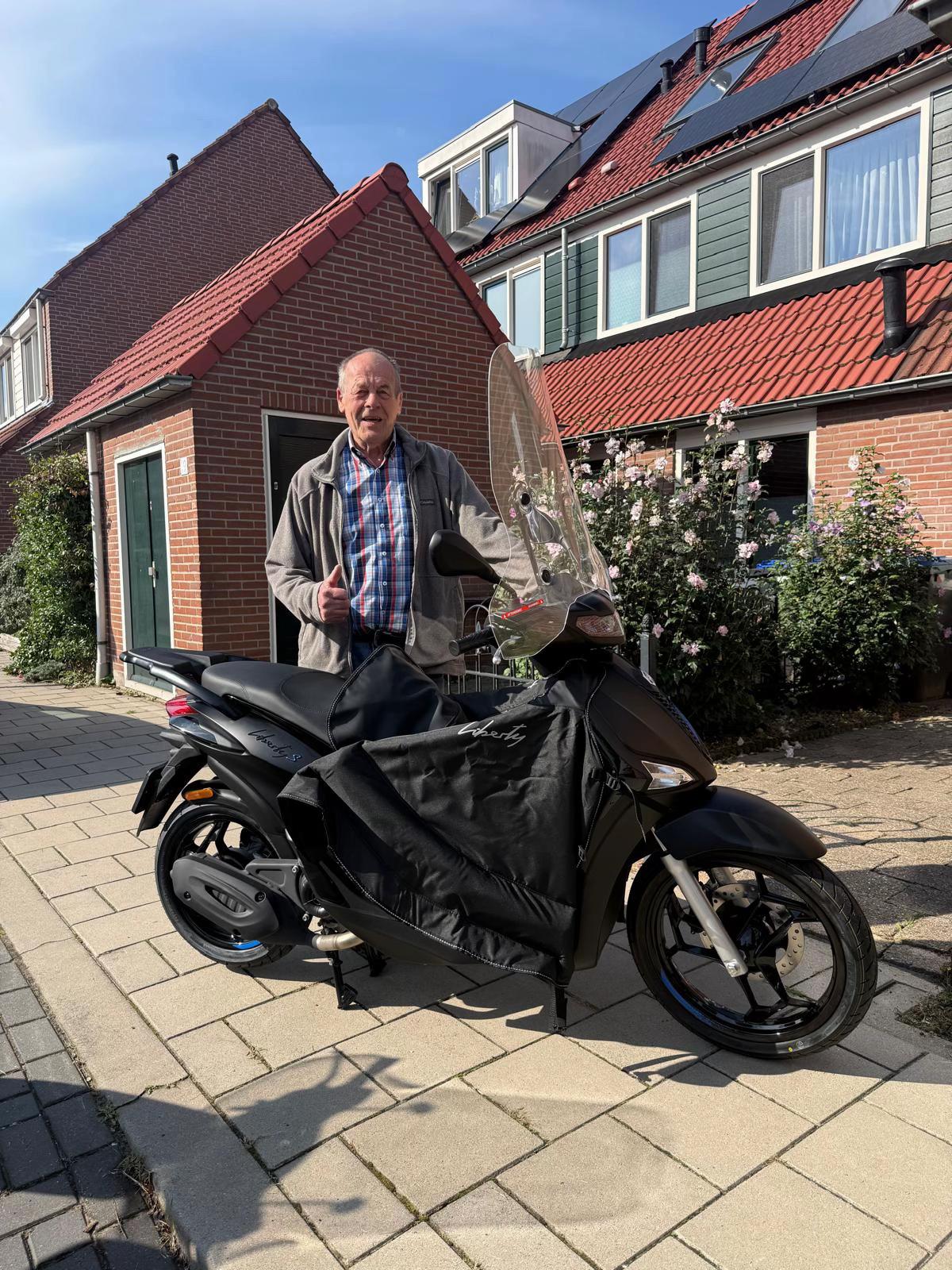 @J2 Scooters & Motoren