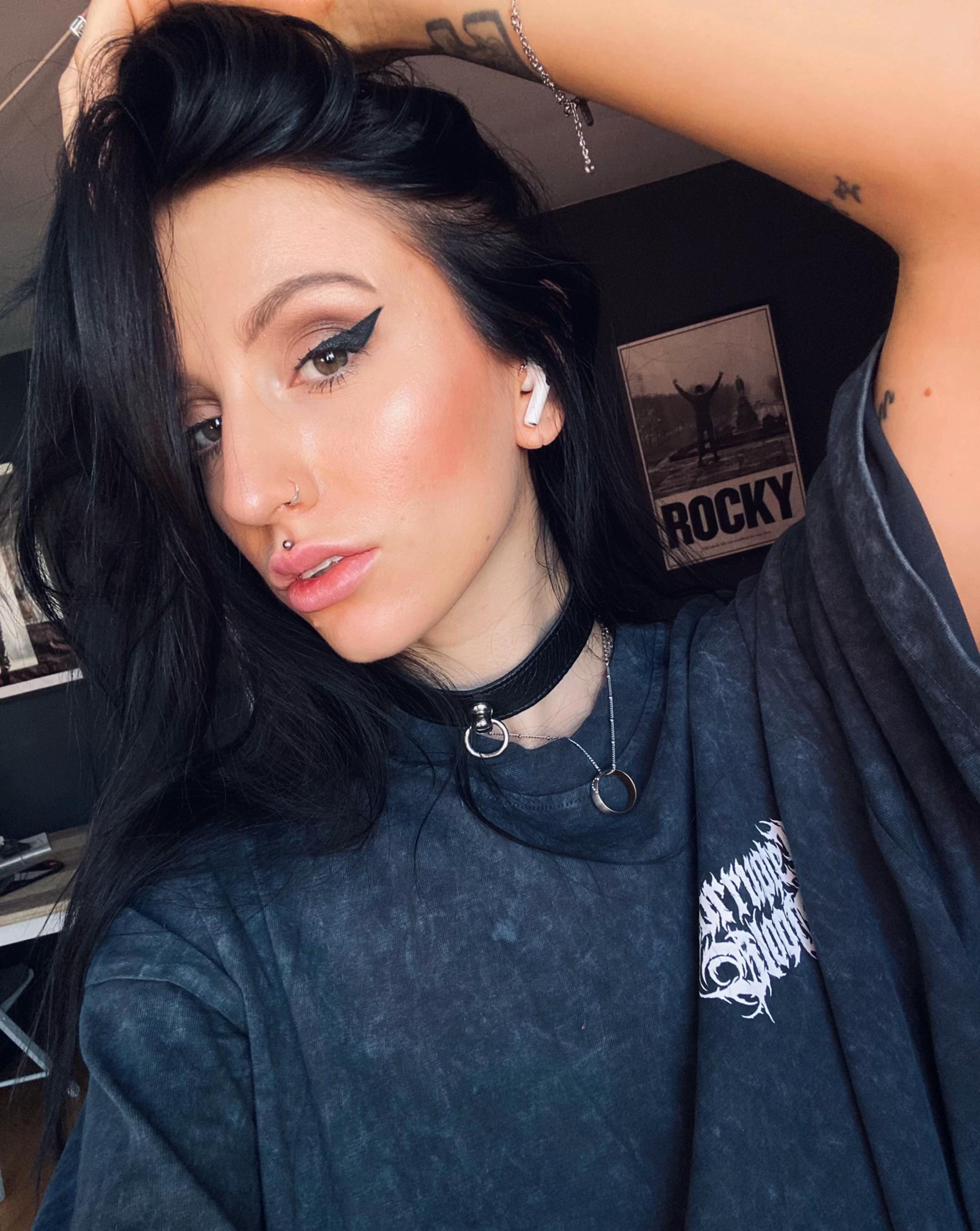 @mirinoir._