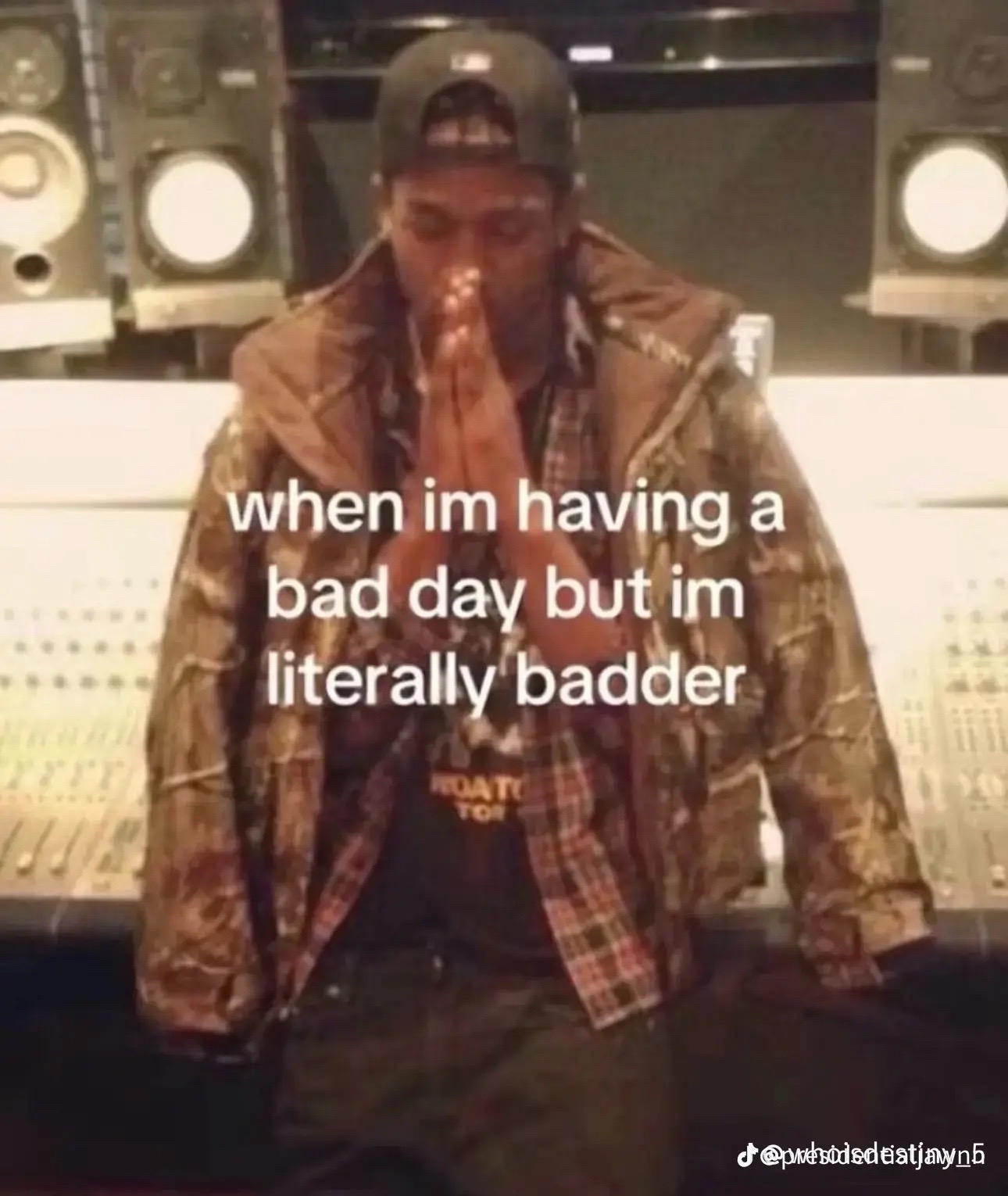@KMonae🫧