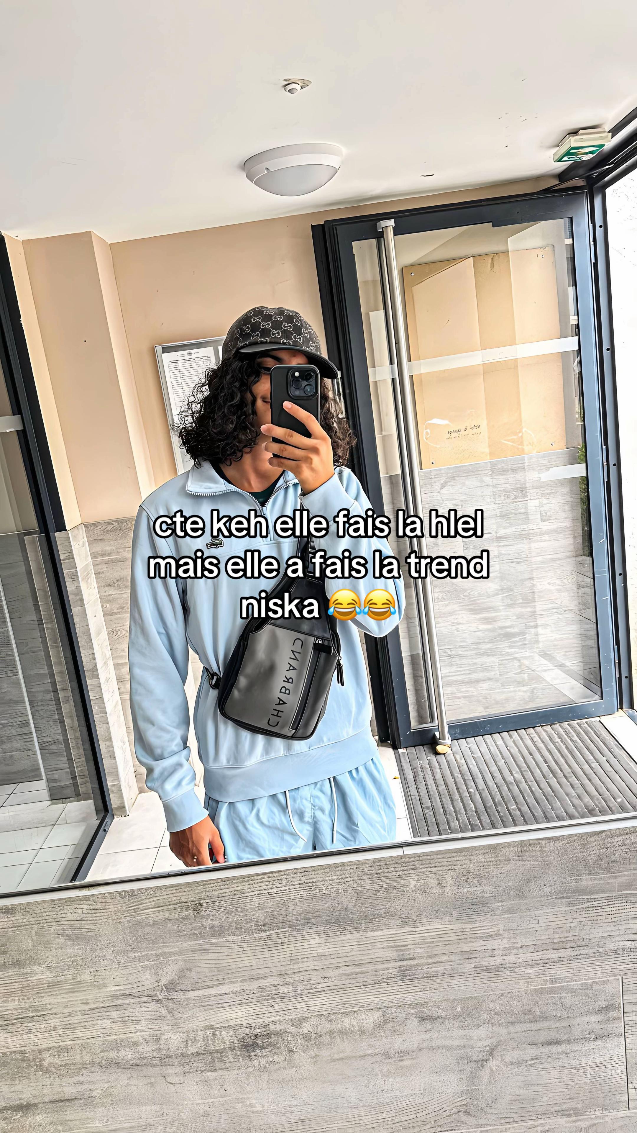 @👤