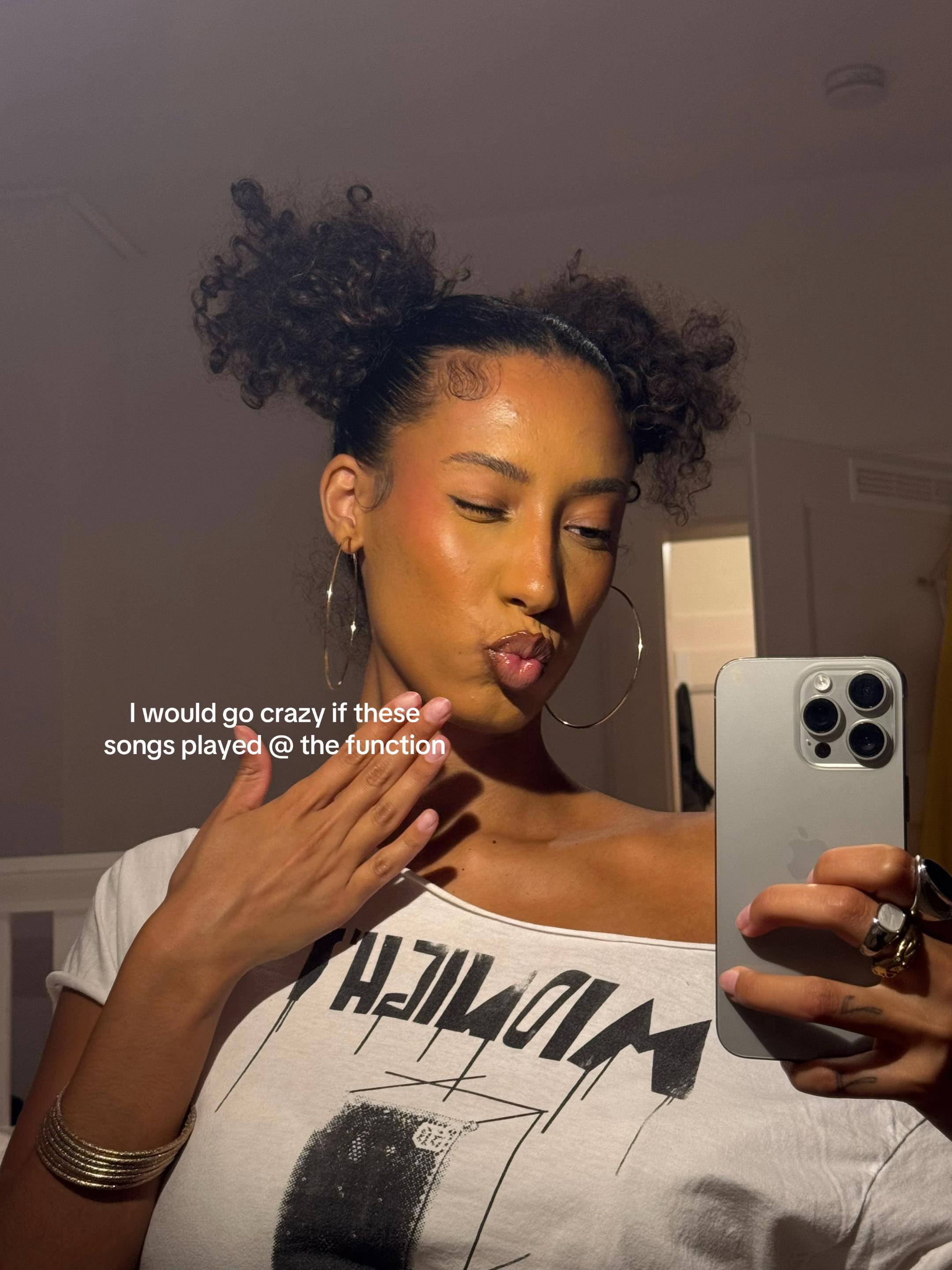 @🥰