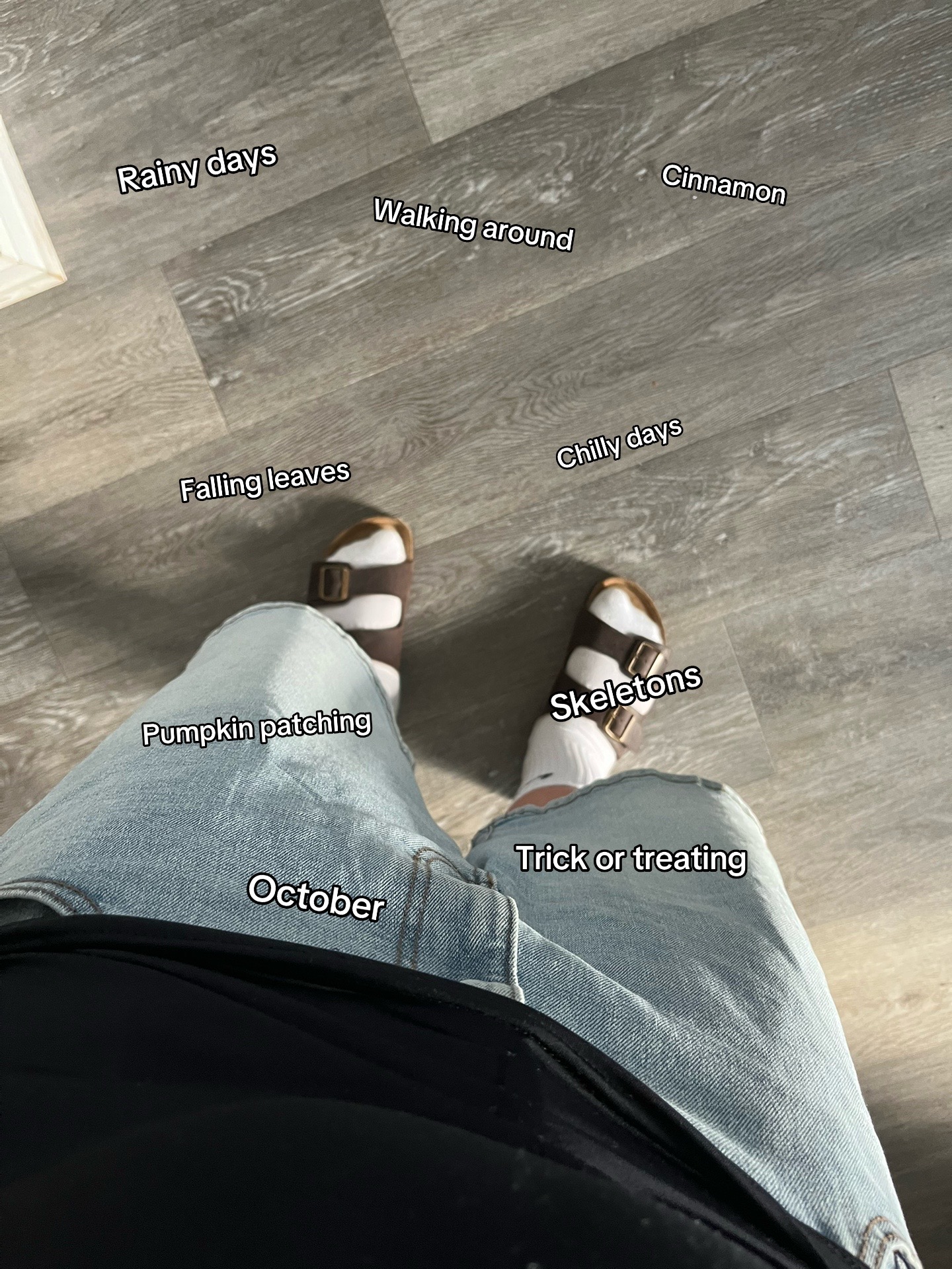 @𖣂